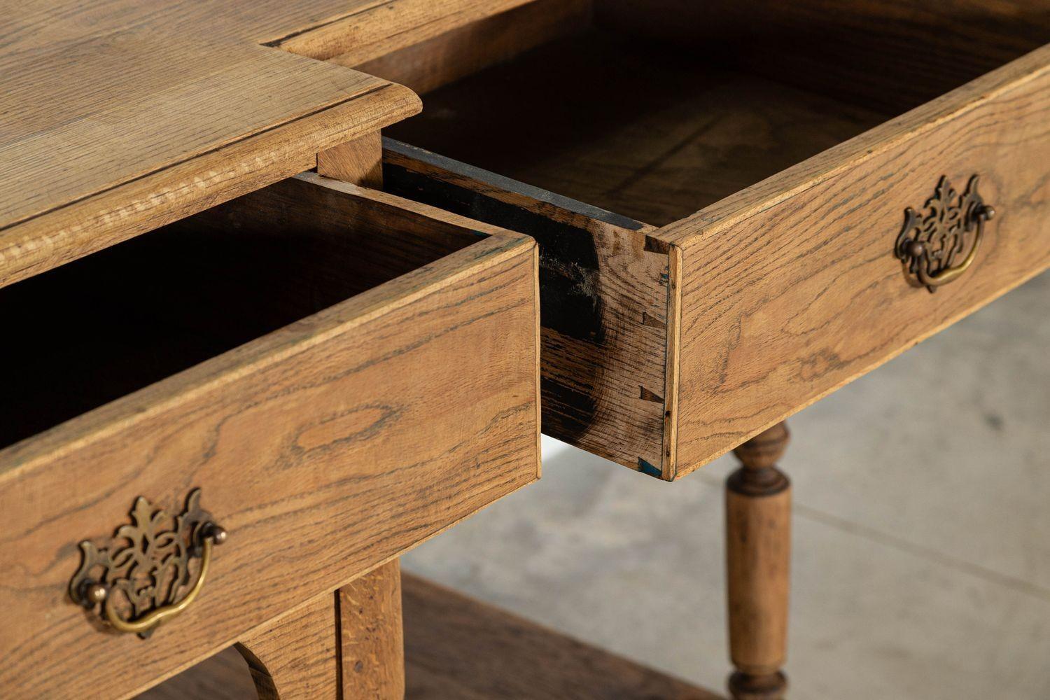 Monumentale base per comò a due ante in Oak inglese del XIX secolo in vendita 4