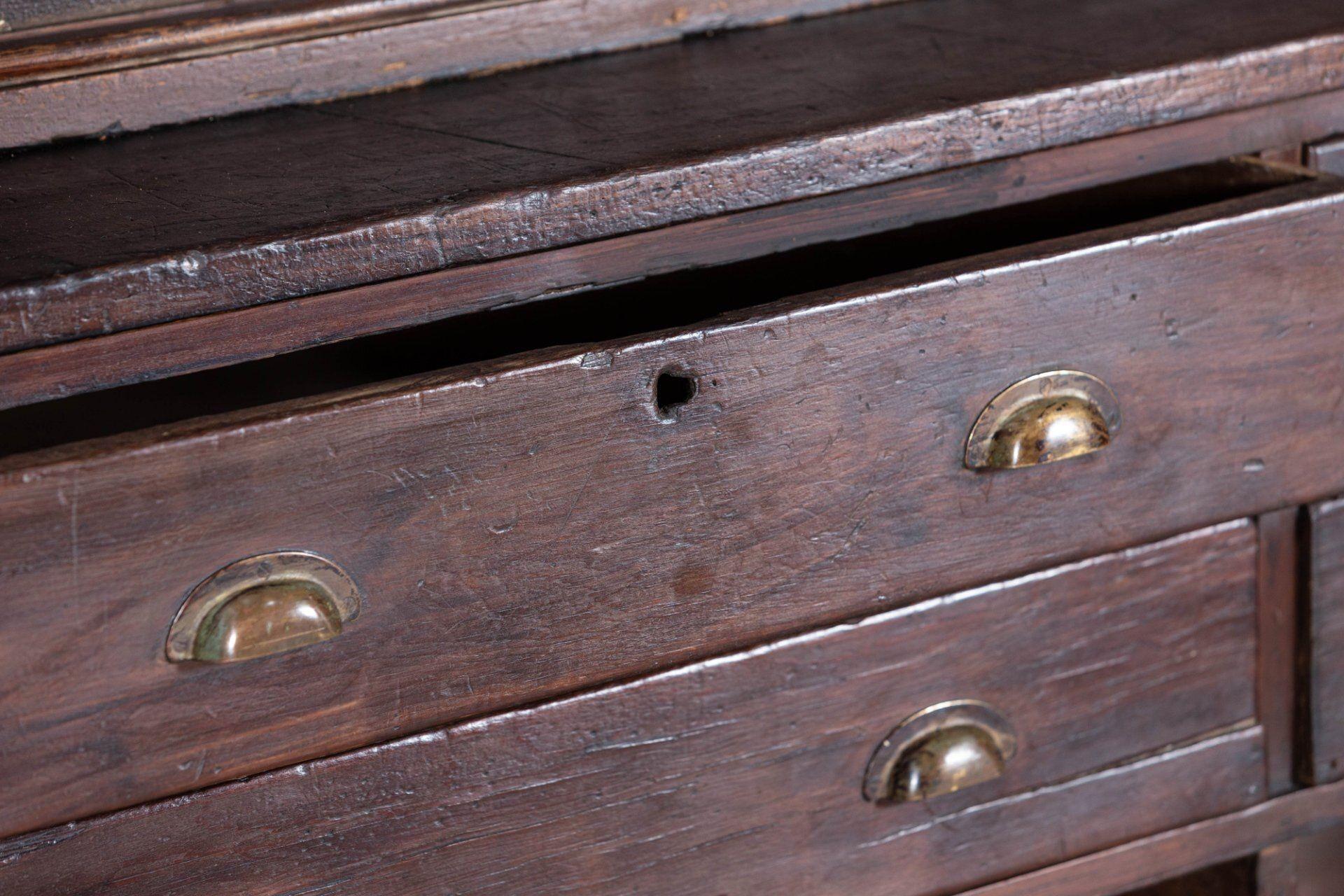 Monumentale armoire de ménage / Haberdashery en pin anglais du 19ème siècle en vente 14