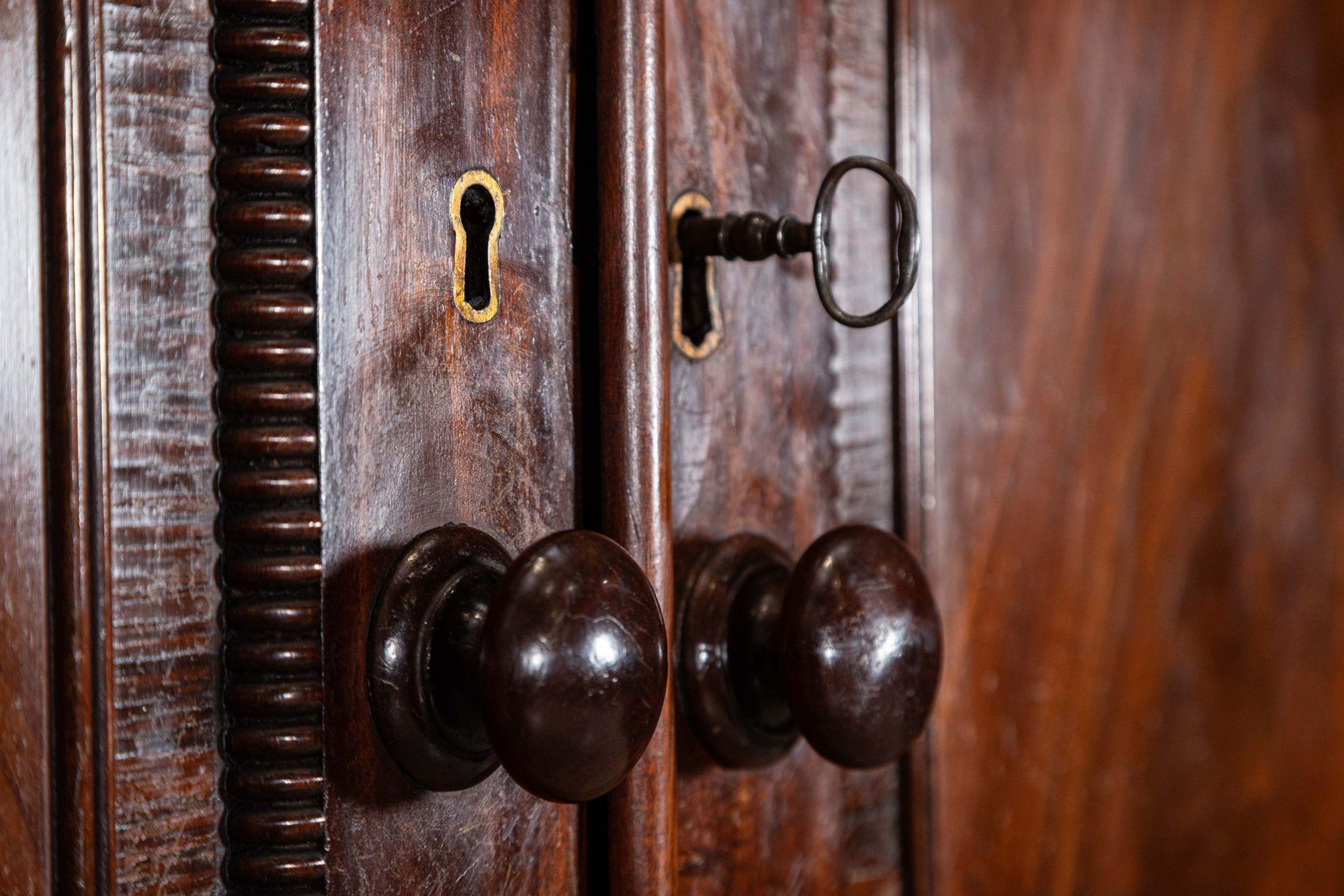 Monumentale armoire à glace en acajou du 19e siècle en vente 5