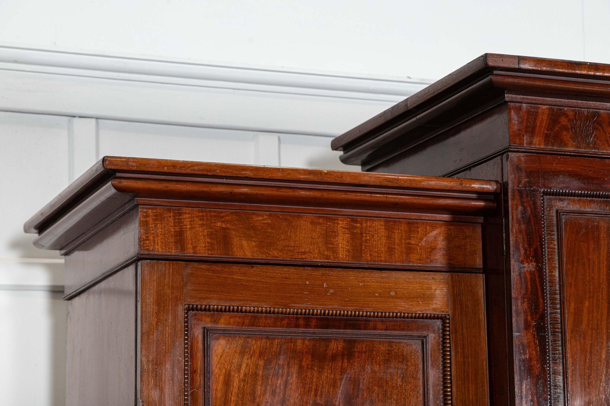 Monumentale armoire à glace en acajou du 19e siècle en vente 6