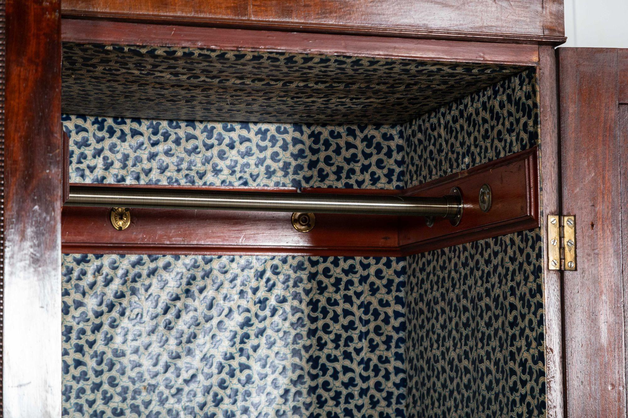 Monumentale armoire à glace en acajou du 19e siècle en vente 7