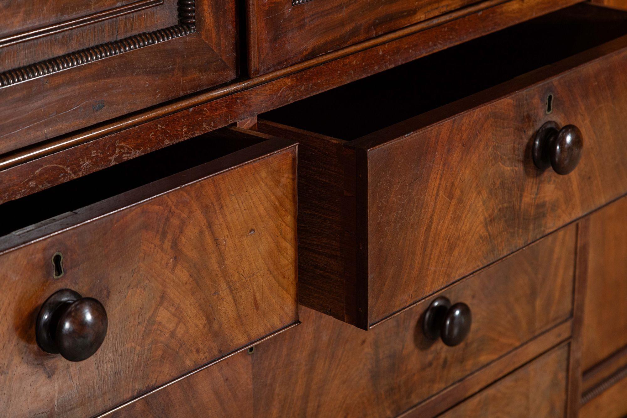 Monumentale armoire à glace en acajou du 19e siècle en vente 10
