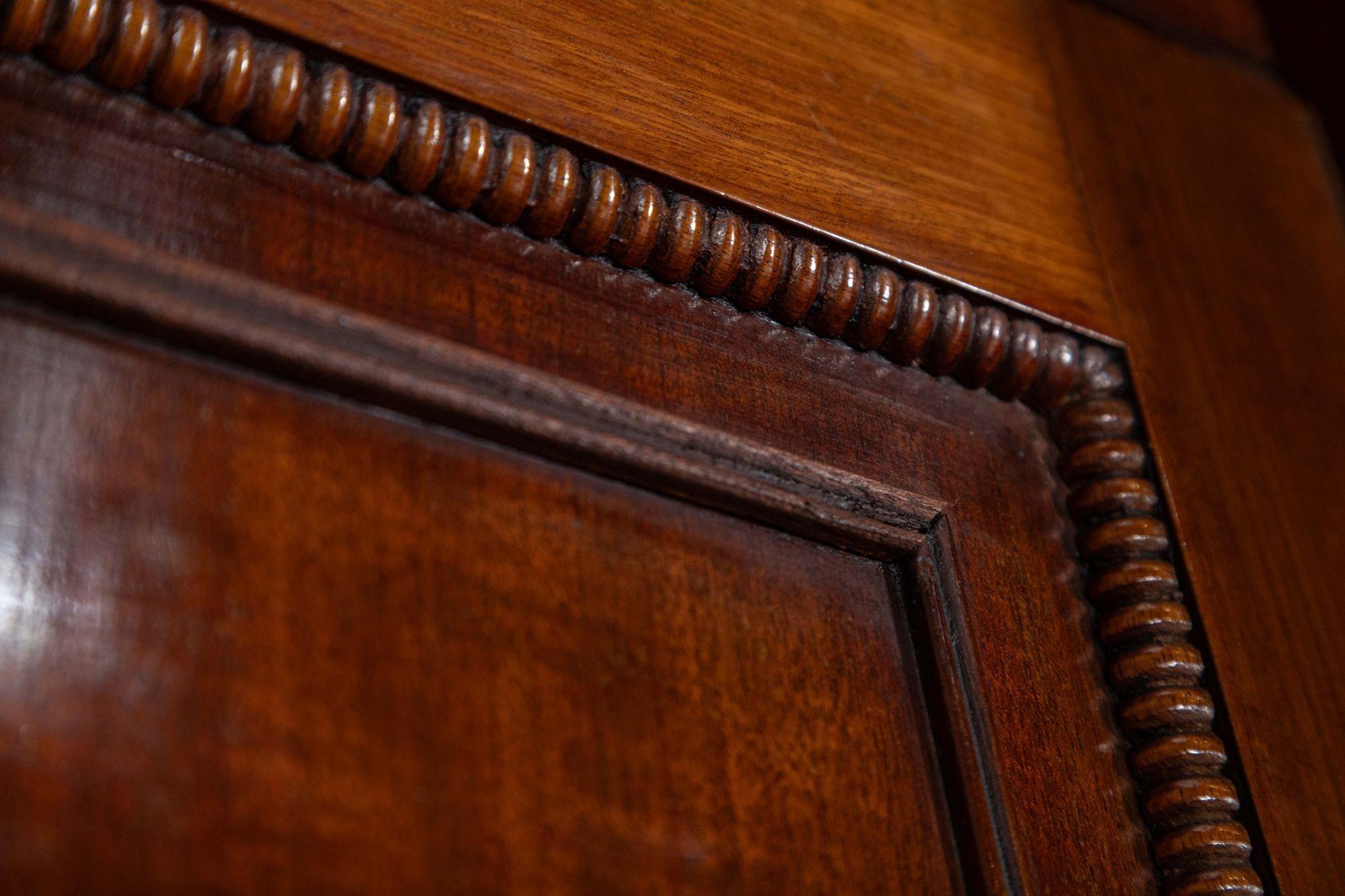 Monumentale armoire à glace en acajou du 19e siècle en vente 4