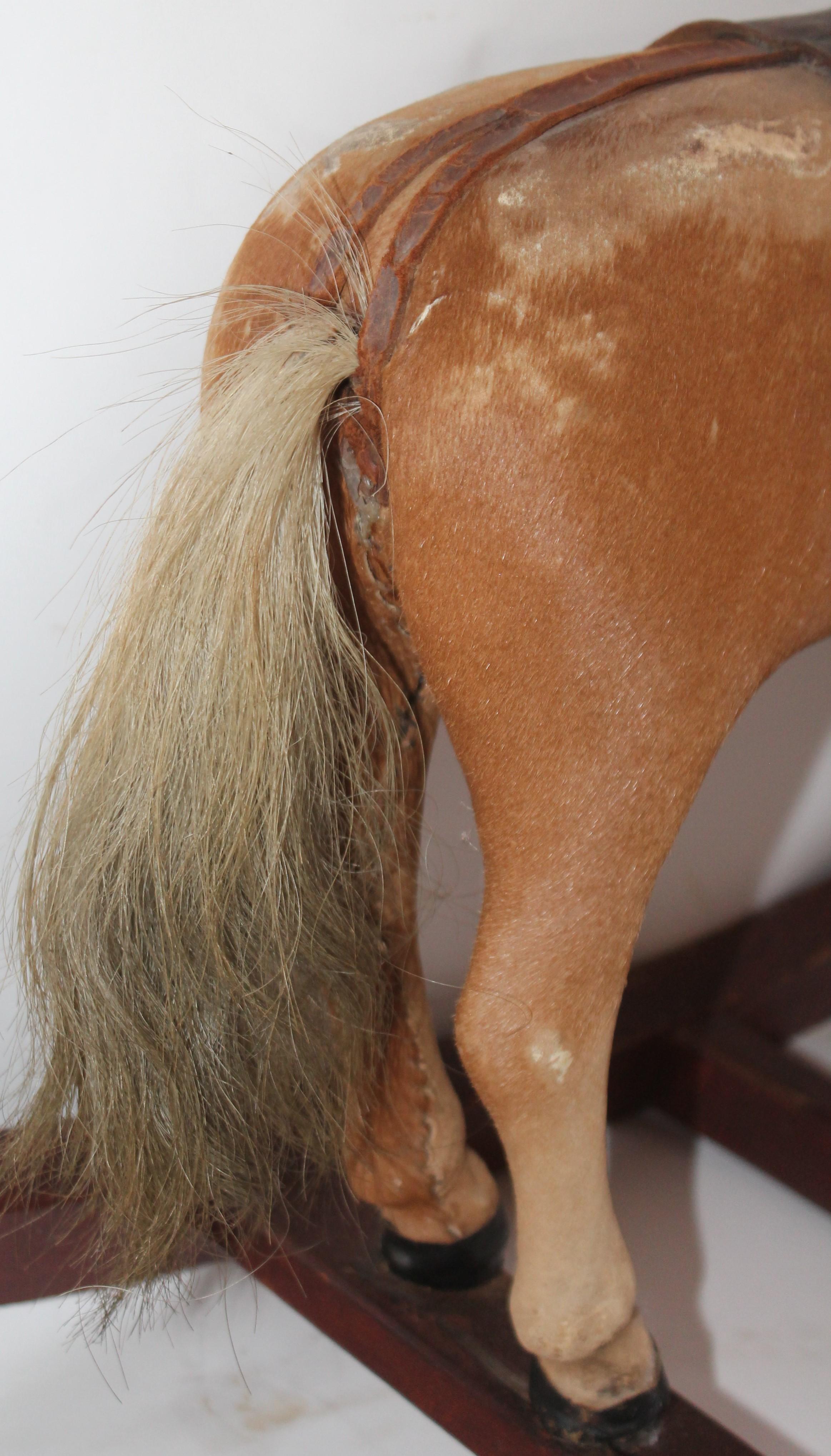 Monumental cheval à bascule du XIXe siècle avec peinture d'origine en vente 6