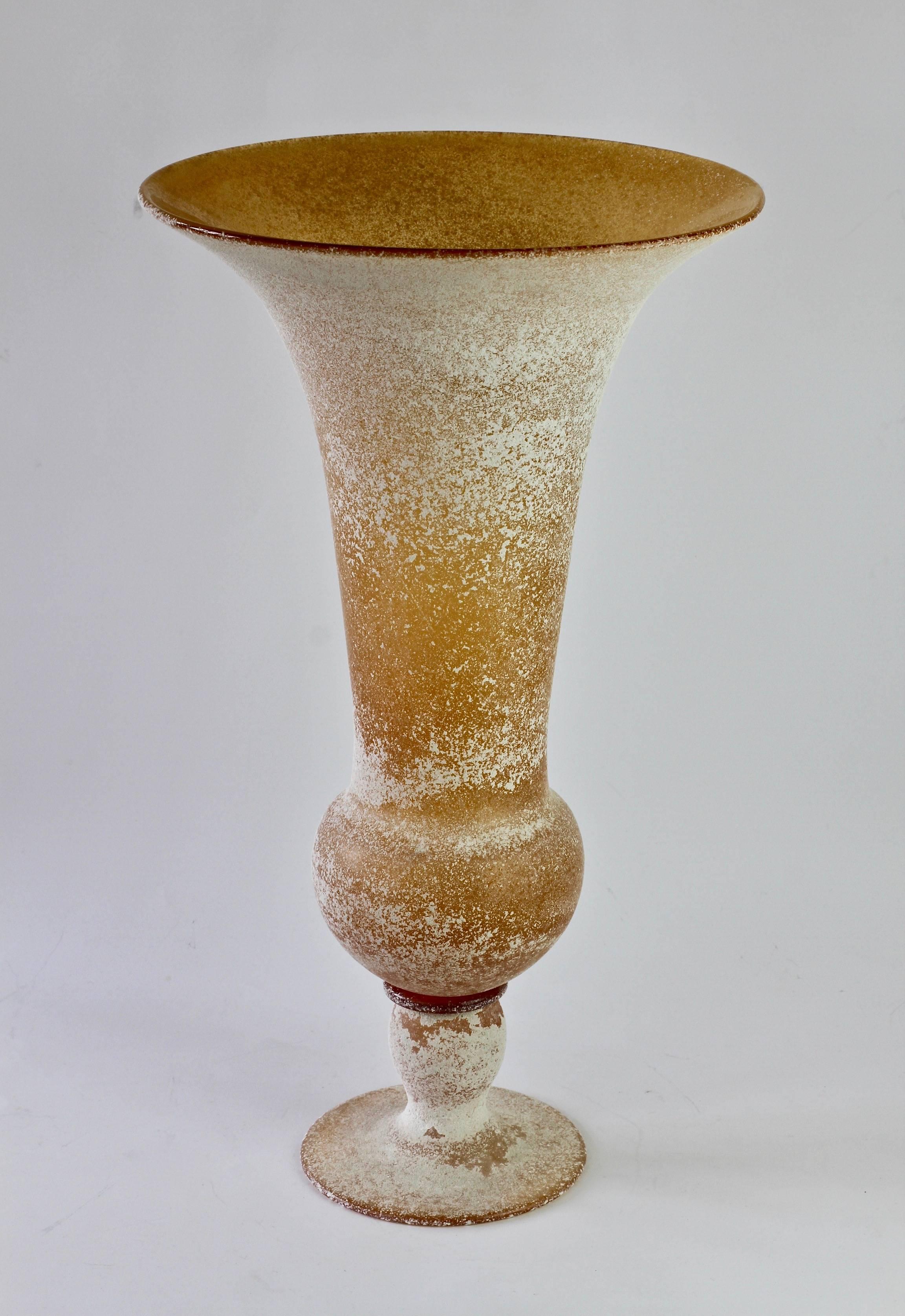 Monumental Seguso Vetri Darte Amber 'A Scavo' Murano Glass Vase 3
