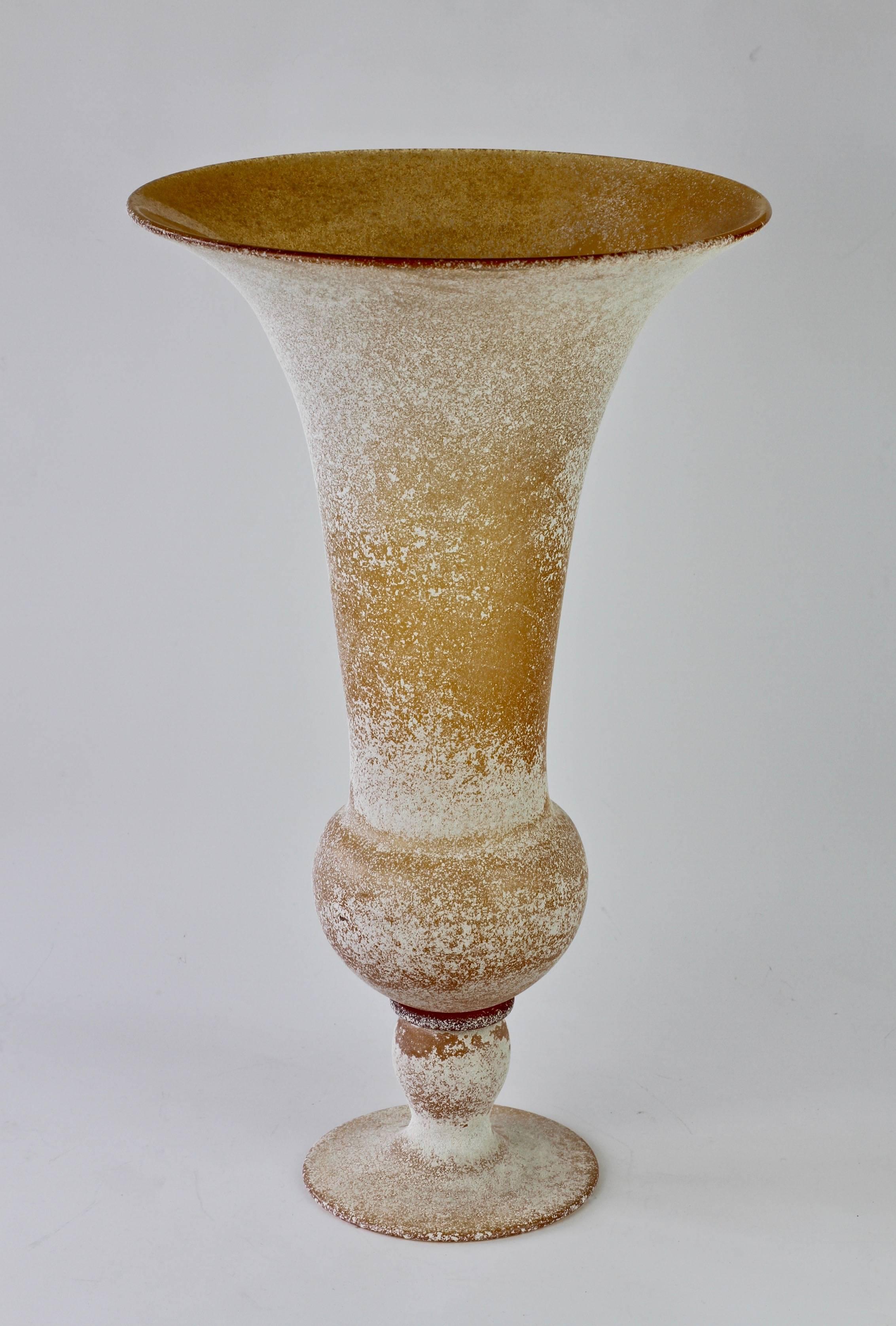 Monumental Seguso Vetri Darte Amber 'A Scavo' Murano Glass Vase 1