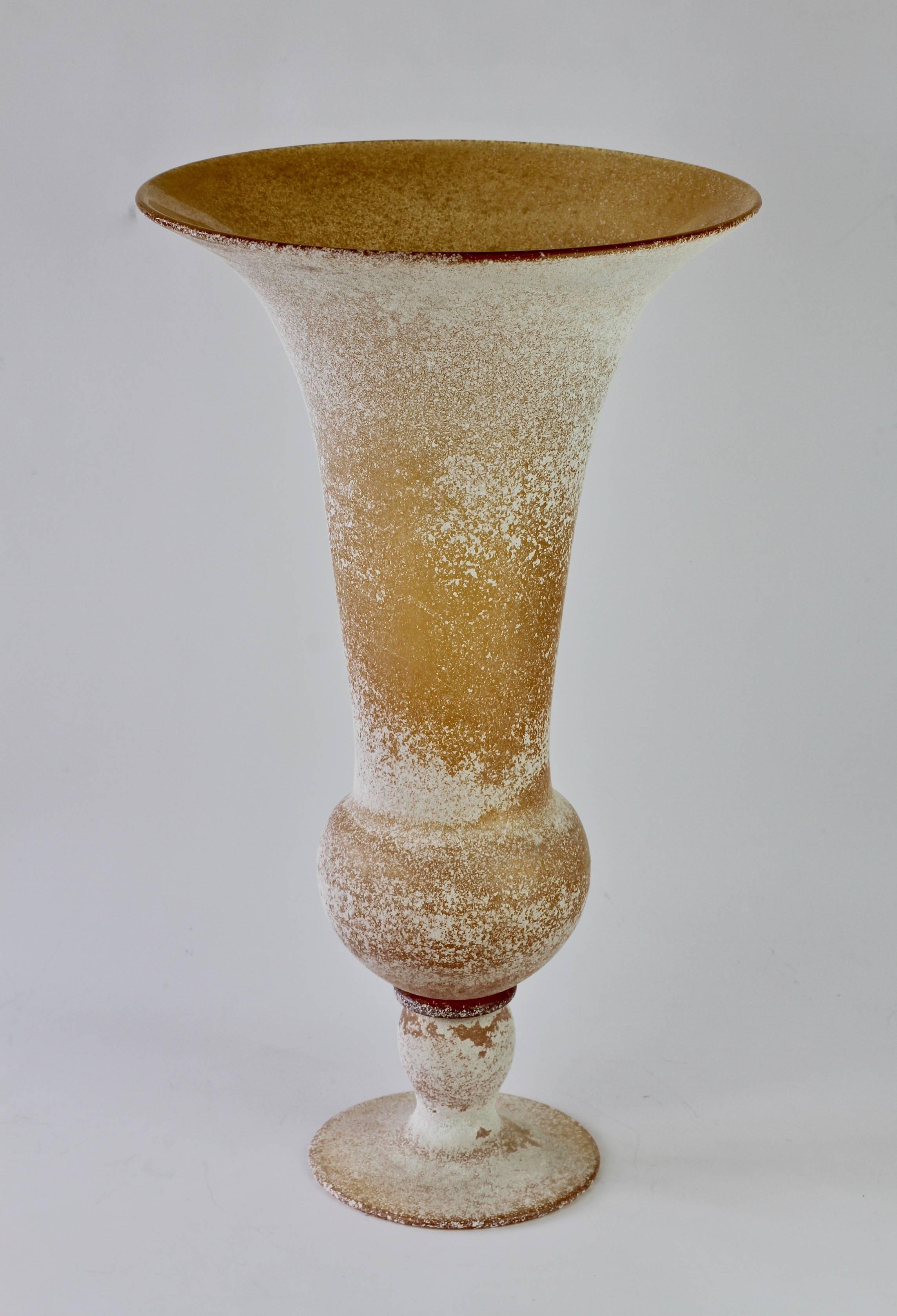 Monumental Seguso Vetri Darte Amber 'A Scavo' Murano Glass Vase 2