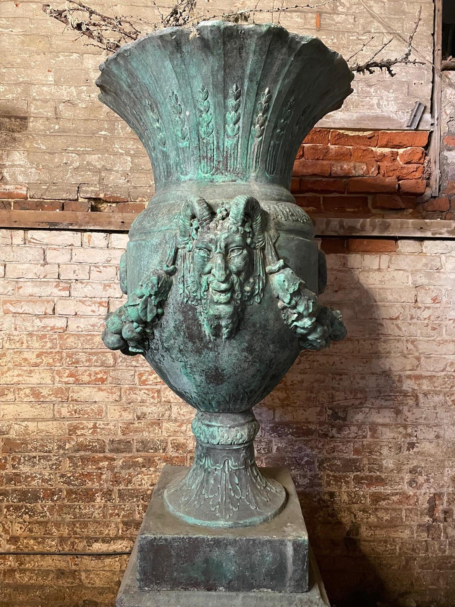 Monumental 20th Century fibreglass Classical Urn on Pedestal In Fair Condition For Sale In Bagshot, GB