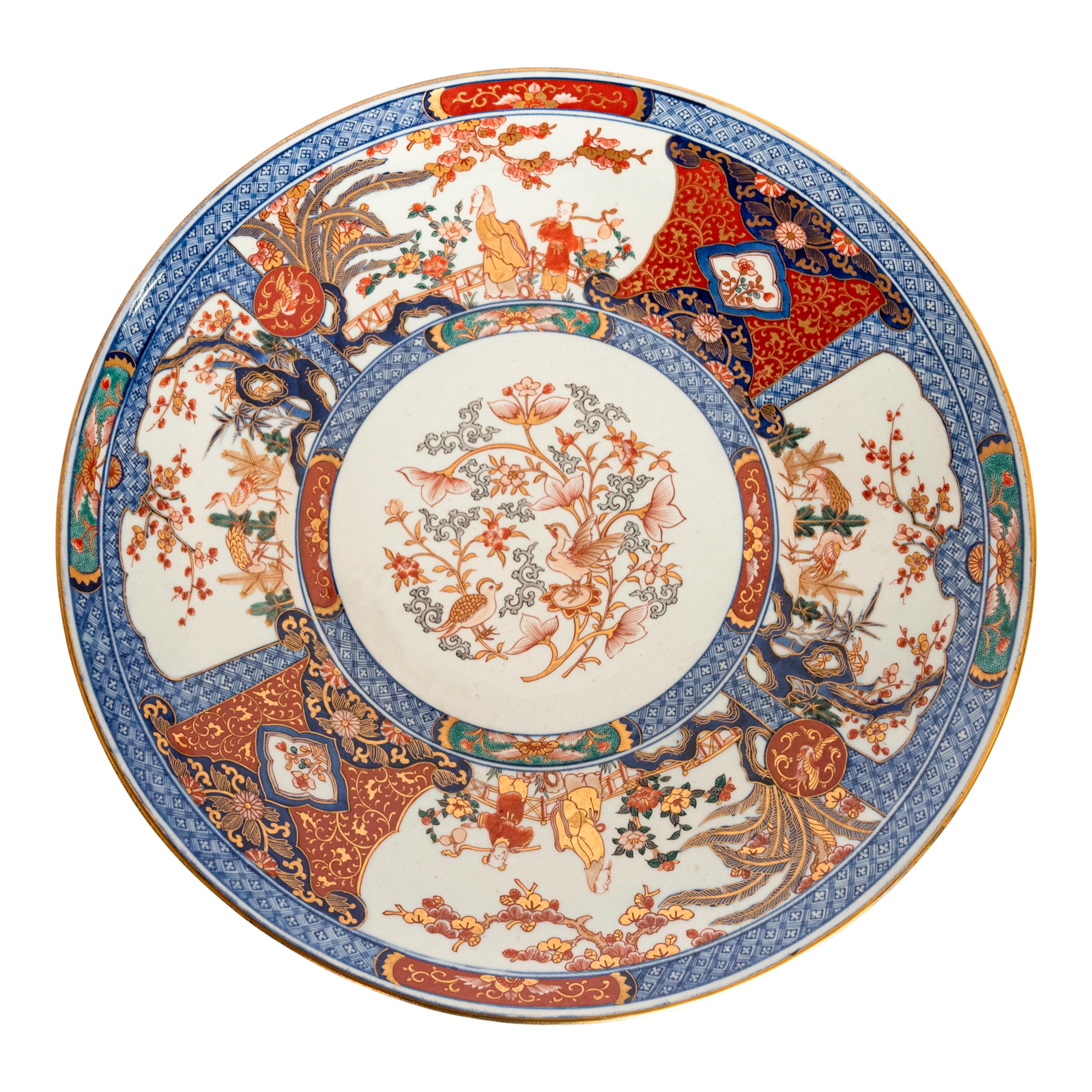 Fin du XIXe siècle Paire monumentale d'assiettes de présentation Imari en porcelaine japonaise Meiji ancienne de 22 pouces, 1880 en vente