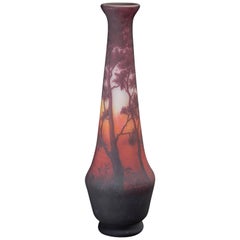 Vase monumental de 26 pouces:: Daum Nancy Cameo Acid Etched Red Landscape Vase:: 1900