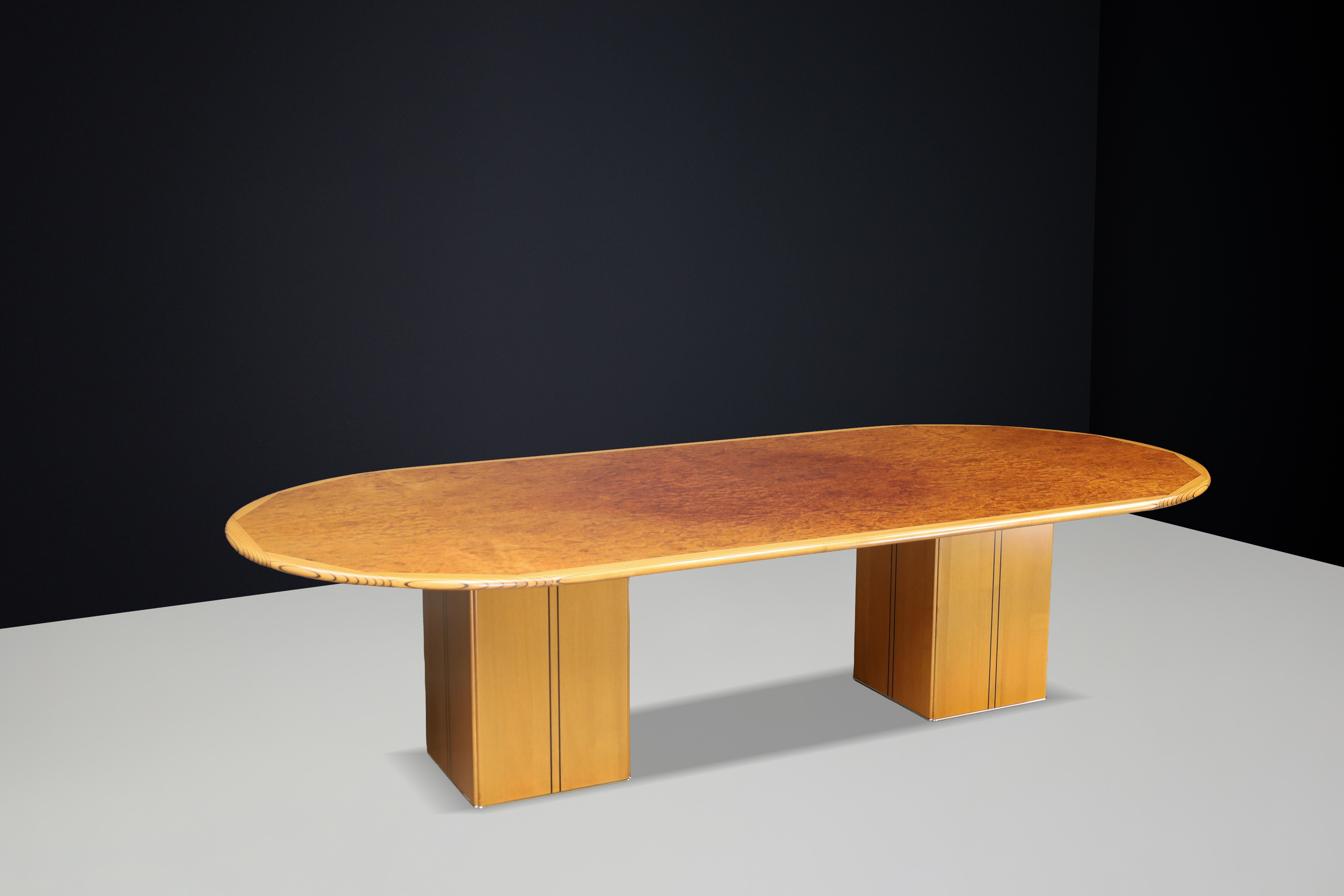 Mid-Century Modern Table monumentale 