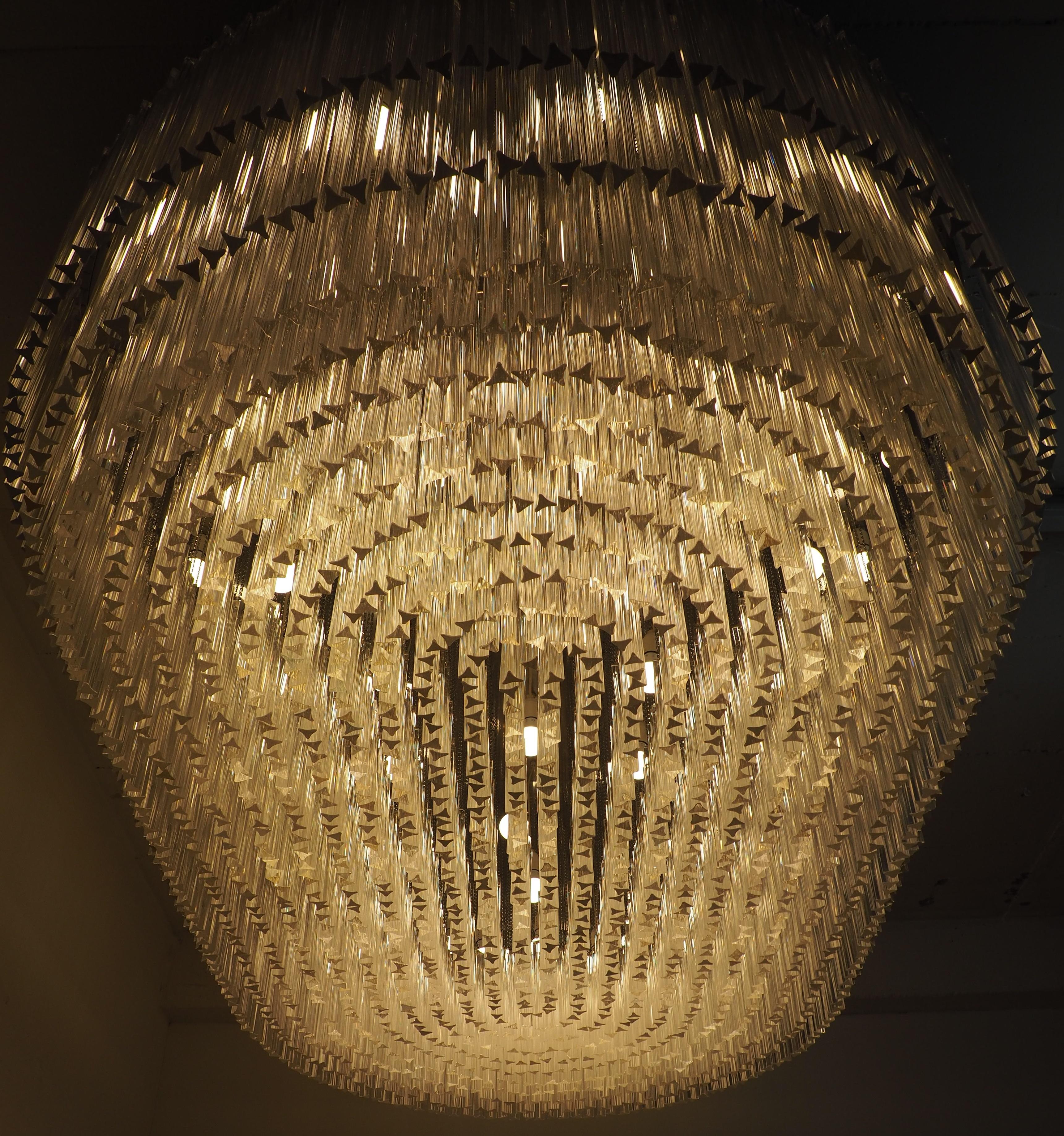 Mid-20th Century Monumental 70-Light Oval Murano Glass Chandelier, circa 1960s For Sale