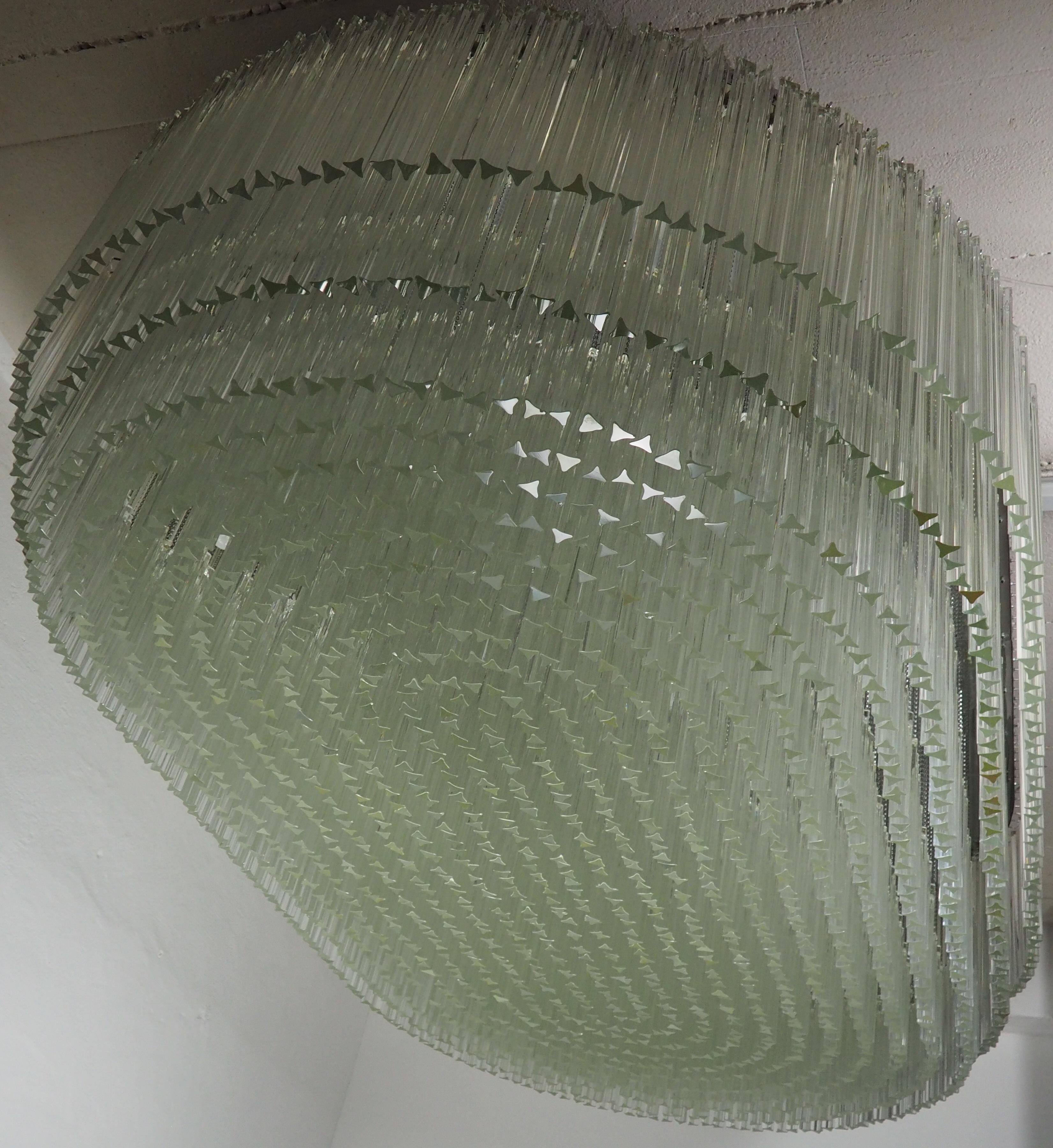 Lustre monumental ovale en verre de Murano à 70 lumières, vers les années 1960 en vente 1