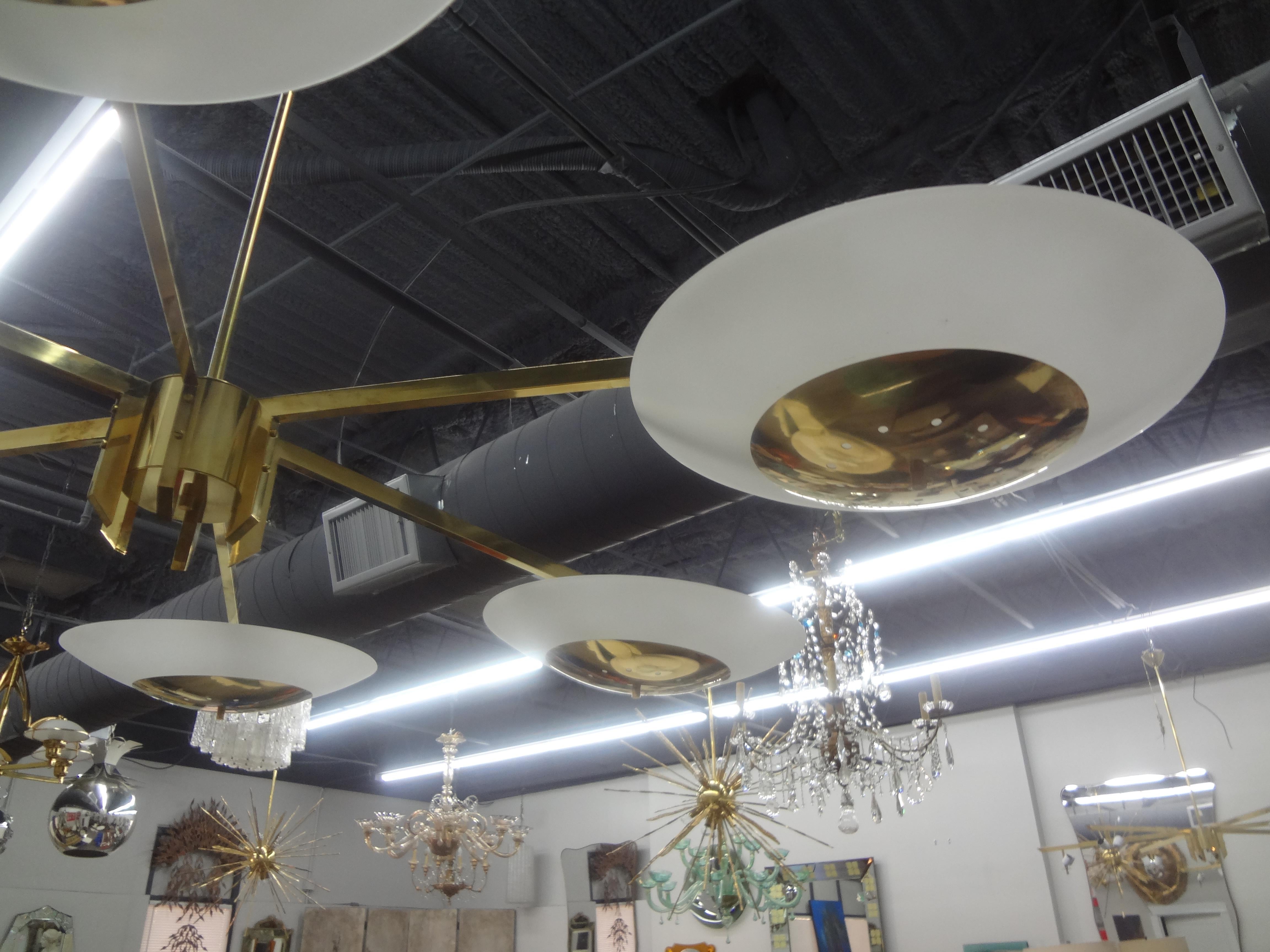 Monumental Italian Modern Brass and Glass Chandelier Attributed to Stilnovo For Sale 2