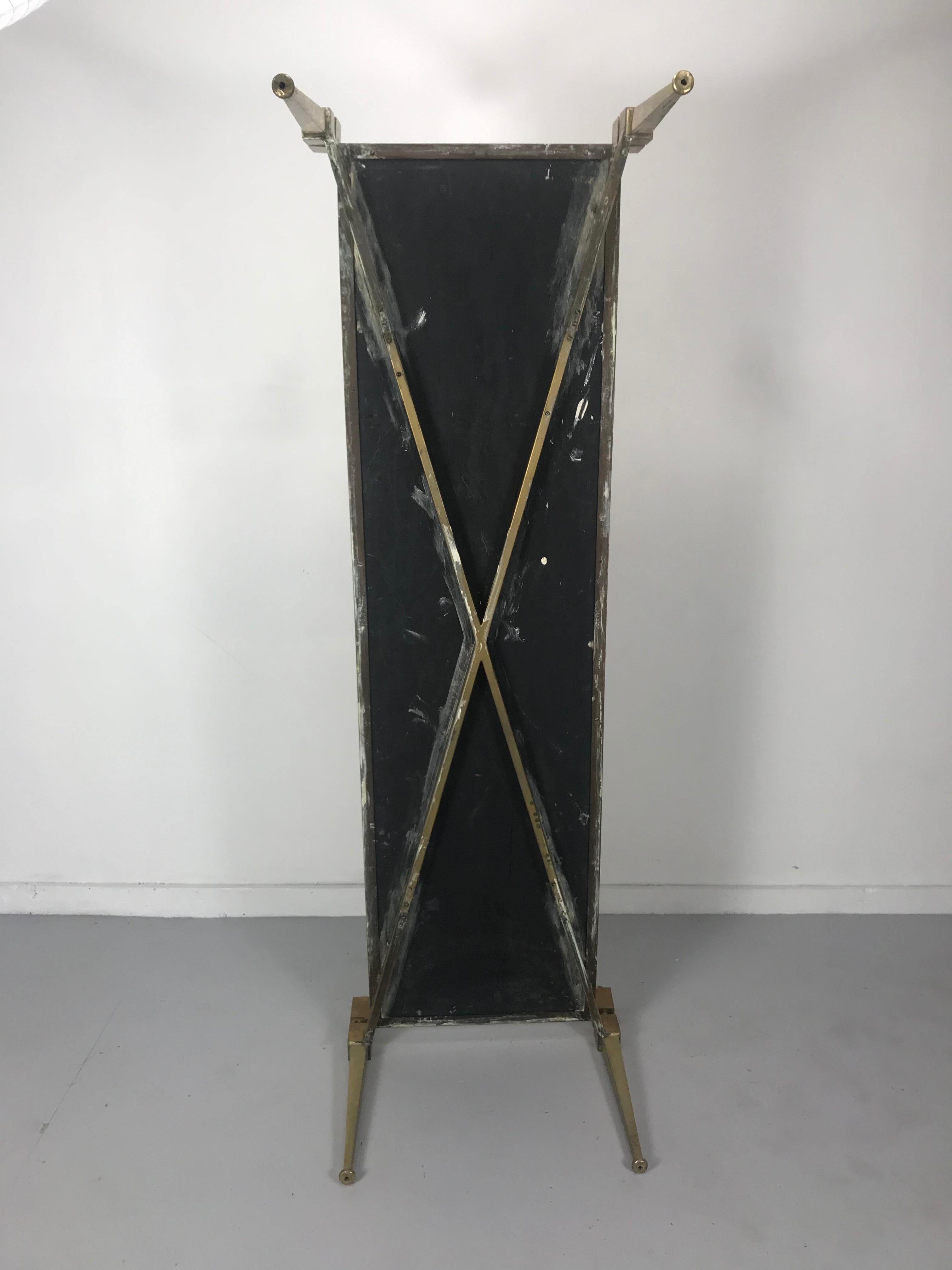 Monumentale table basse ou table à cocktail italienne en laiton et carreaux mosaïques ovales en vente 2