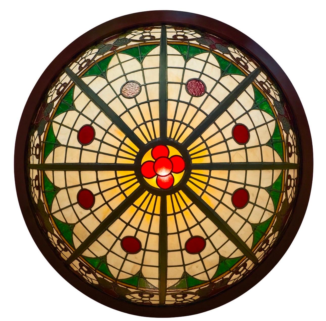 Peint Lustre monumental à dôme en verre teinté de 79