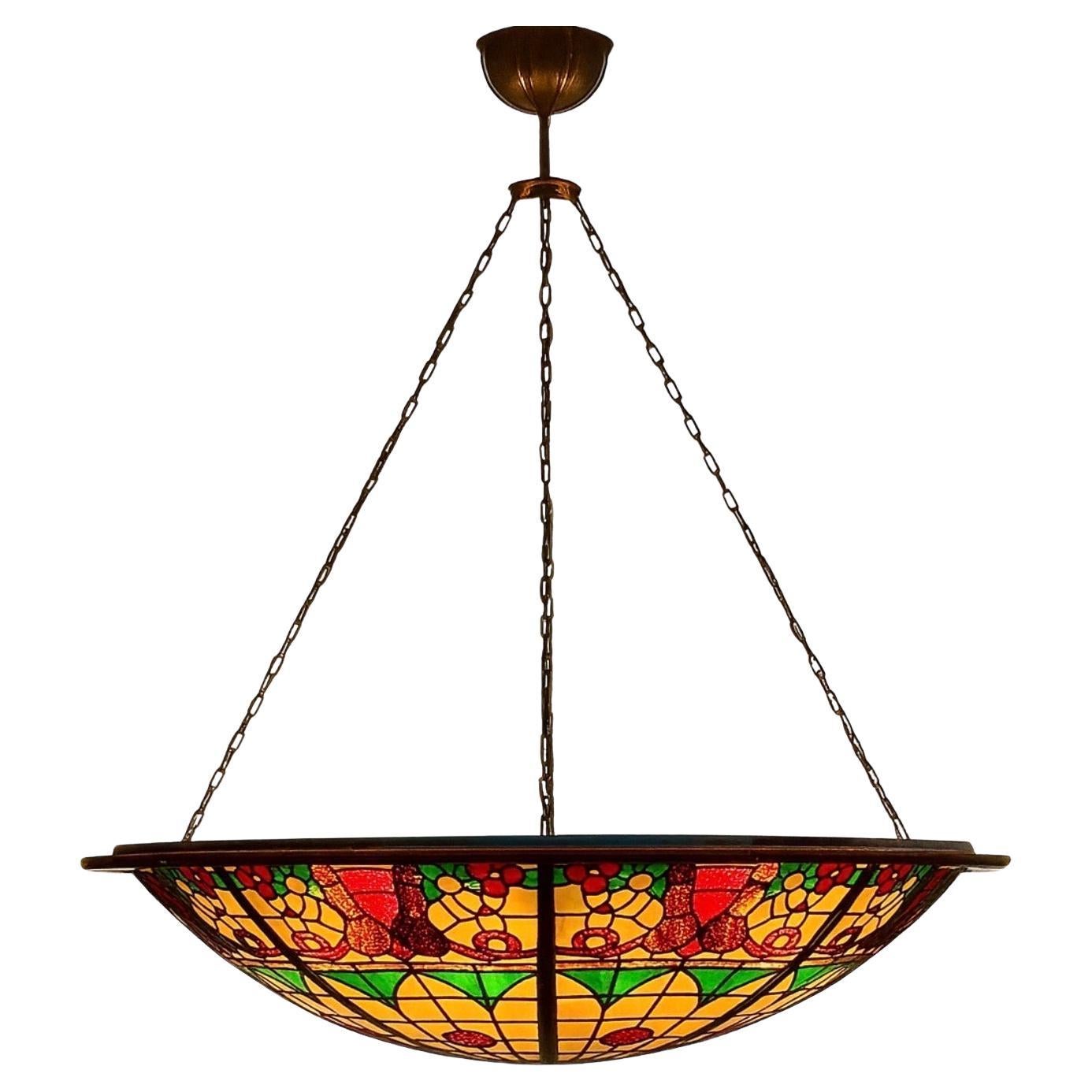 Lustre monumental à dôme en verre teinté de 79", style Tiffany, milieu du siècle dernier, années 1960 en vente