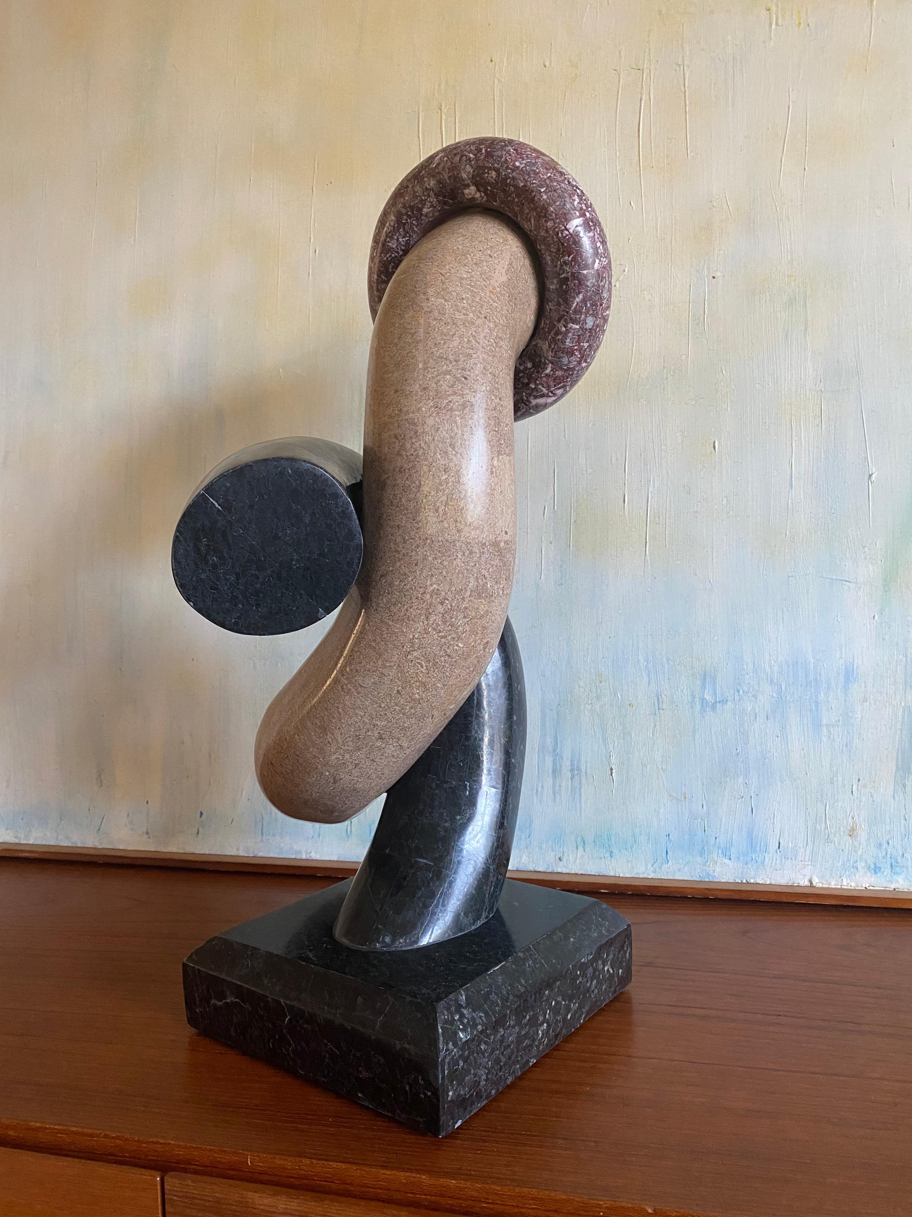 Scultura monumentale astratta in marmo in vendita 3