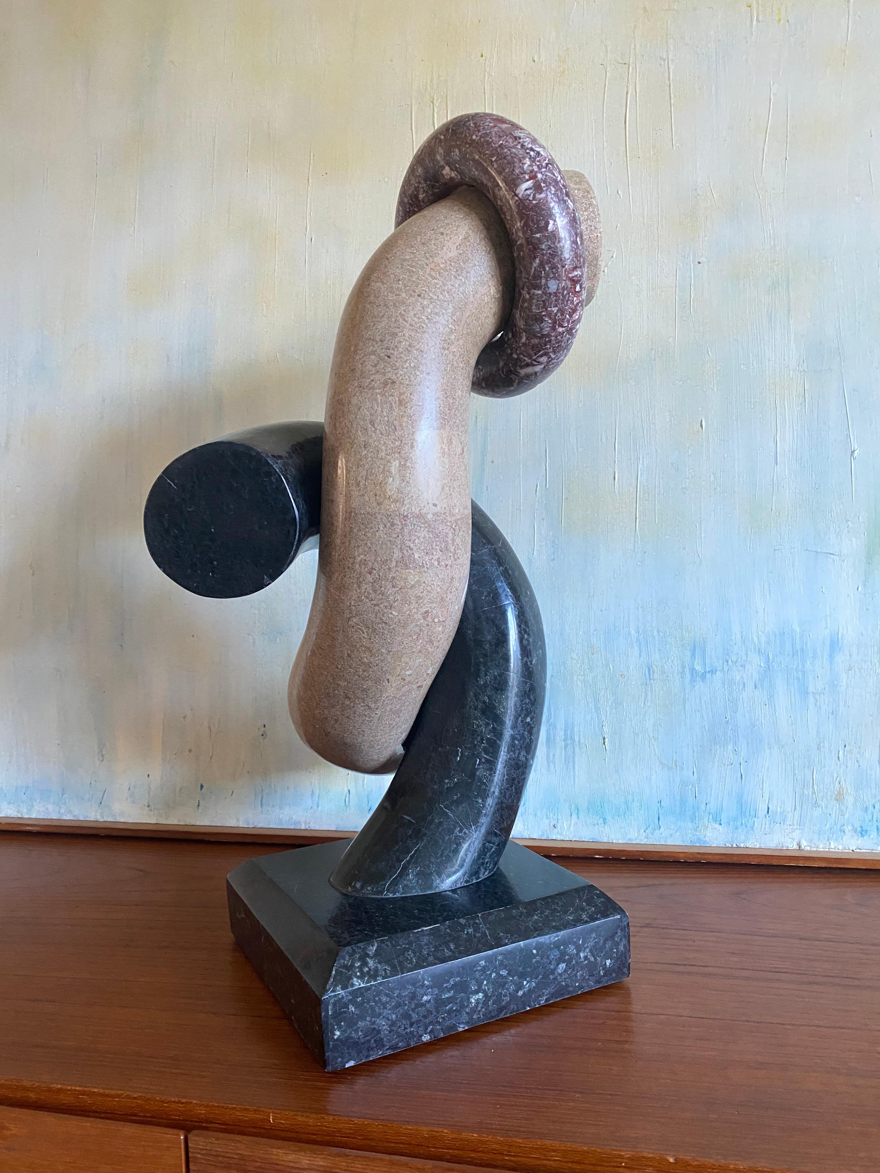 Scultura monumentale astratta in marmo in vendita 4