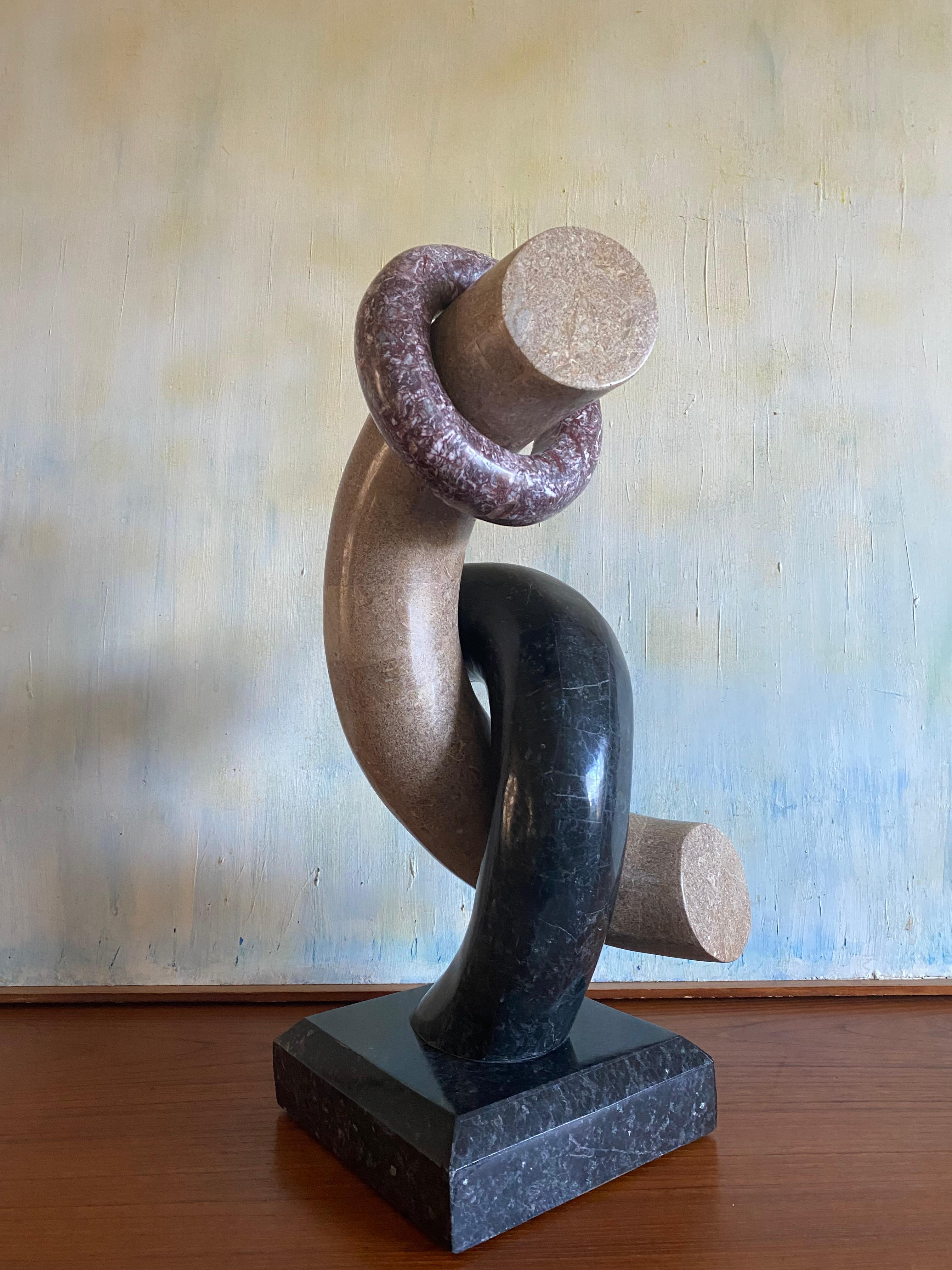 Scultura monumentale astratta in marmo in vendita 6