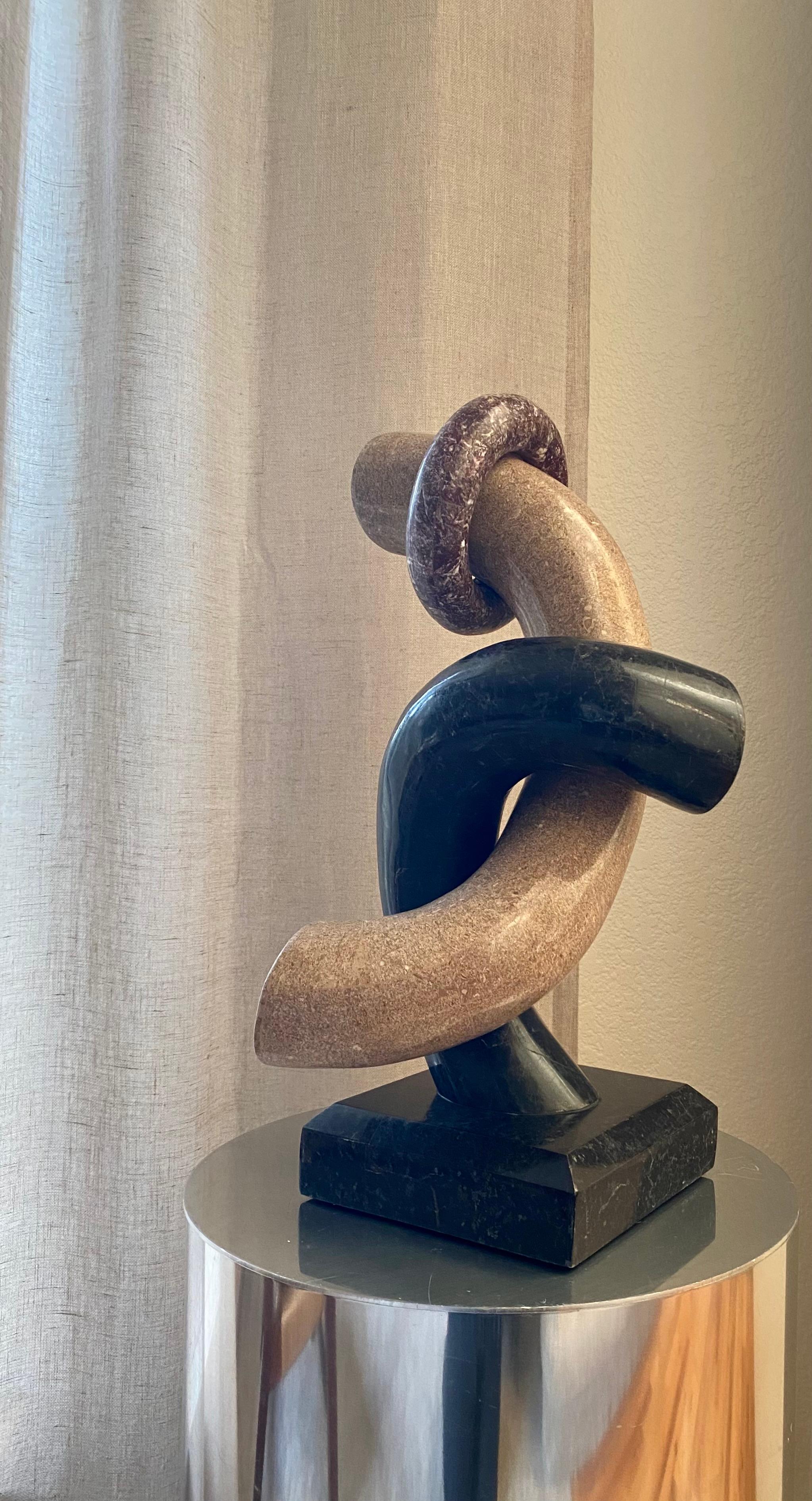 Filippino Scultura monumentale astratta in marmo in vendita