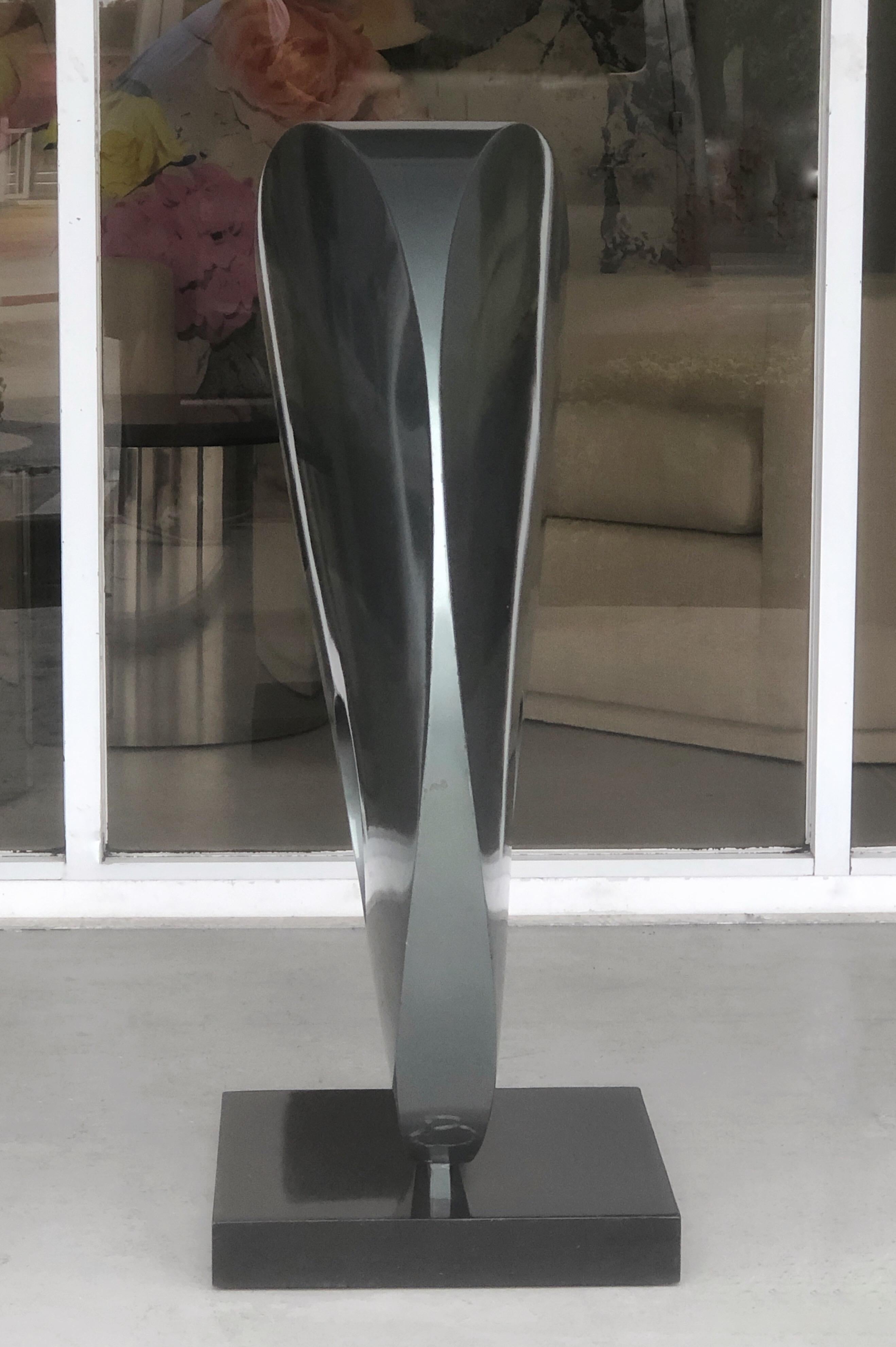 Escultura Monumental Abstracta Moderna Redonda de Acero en venta 3