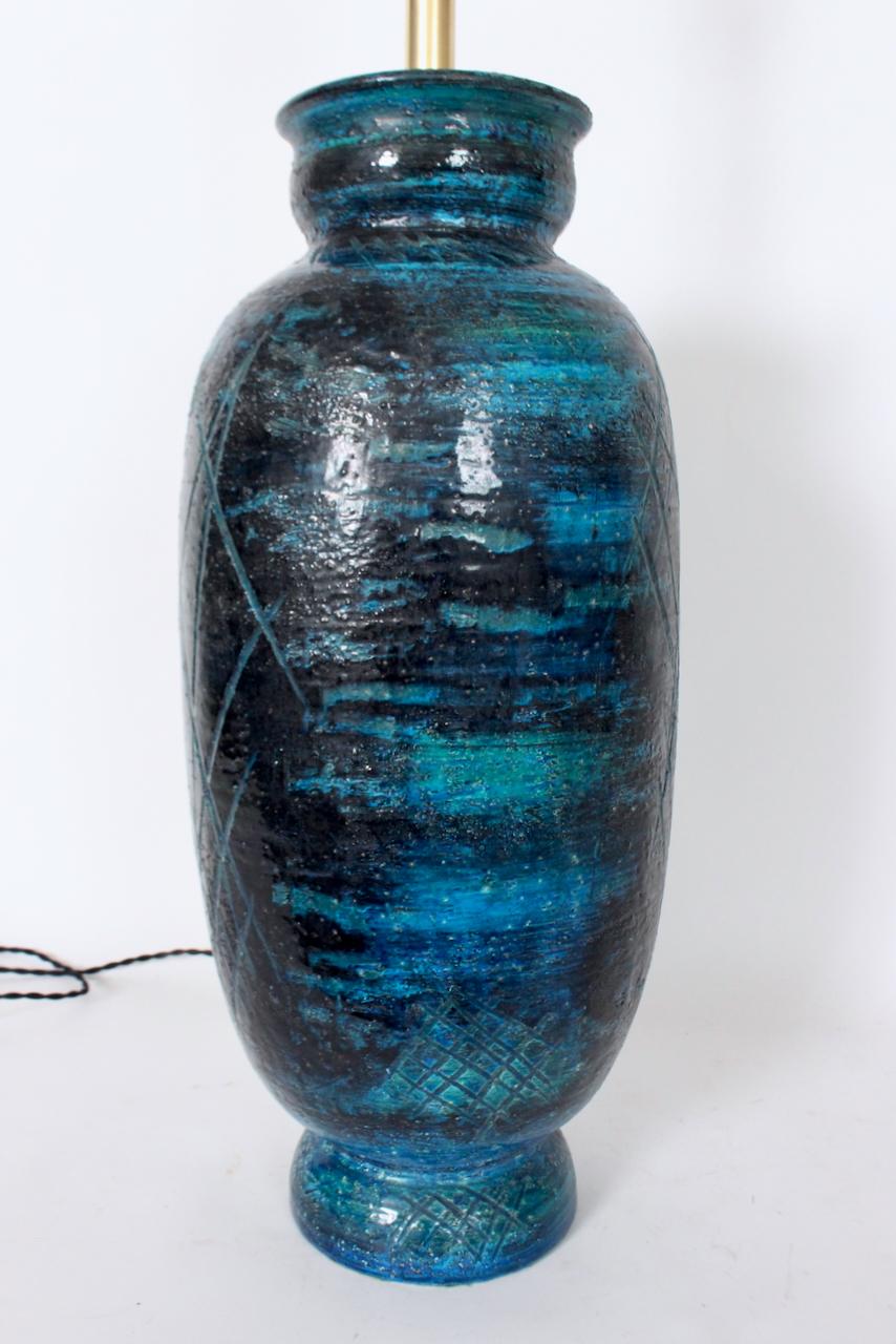 Monumental Aldo Londi for Bitossi Accented Rimini Blue Pottery Table Lamp, 1950s (Metall) im Angebot