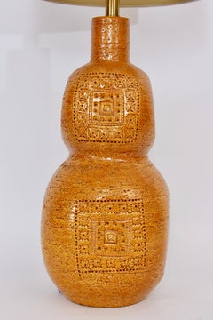 Monumental Aldo Londi for Bitossi Incised Bright Ochre Ceramic Table Lamp, 1950s