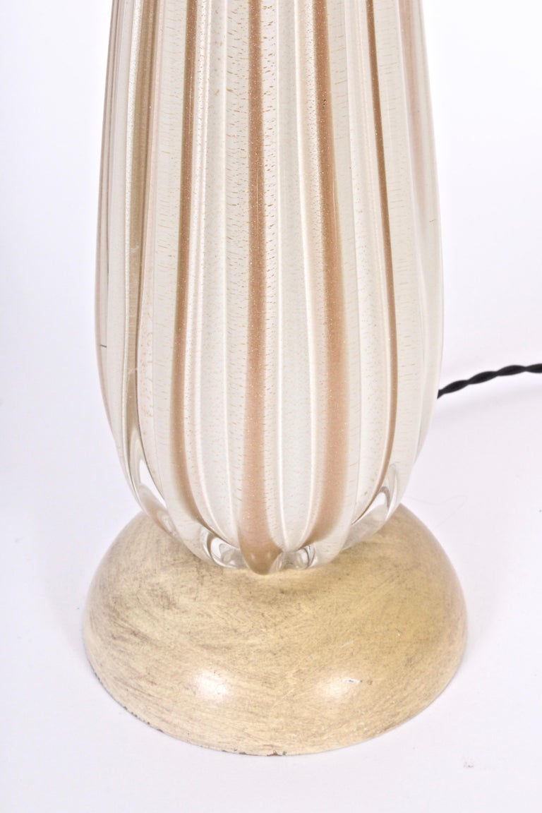 Tall Alfredo Barbini White Ribbed Murano Glass Table Lamp with Gold Inclusions For Sale at 1stDibs