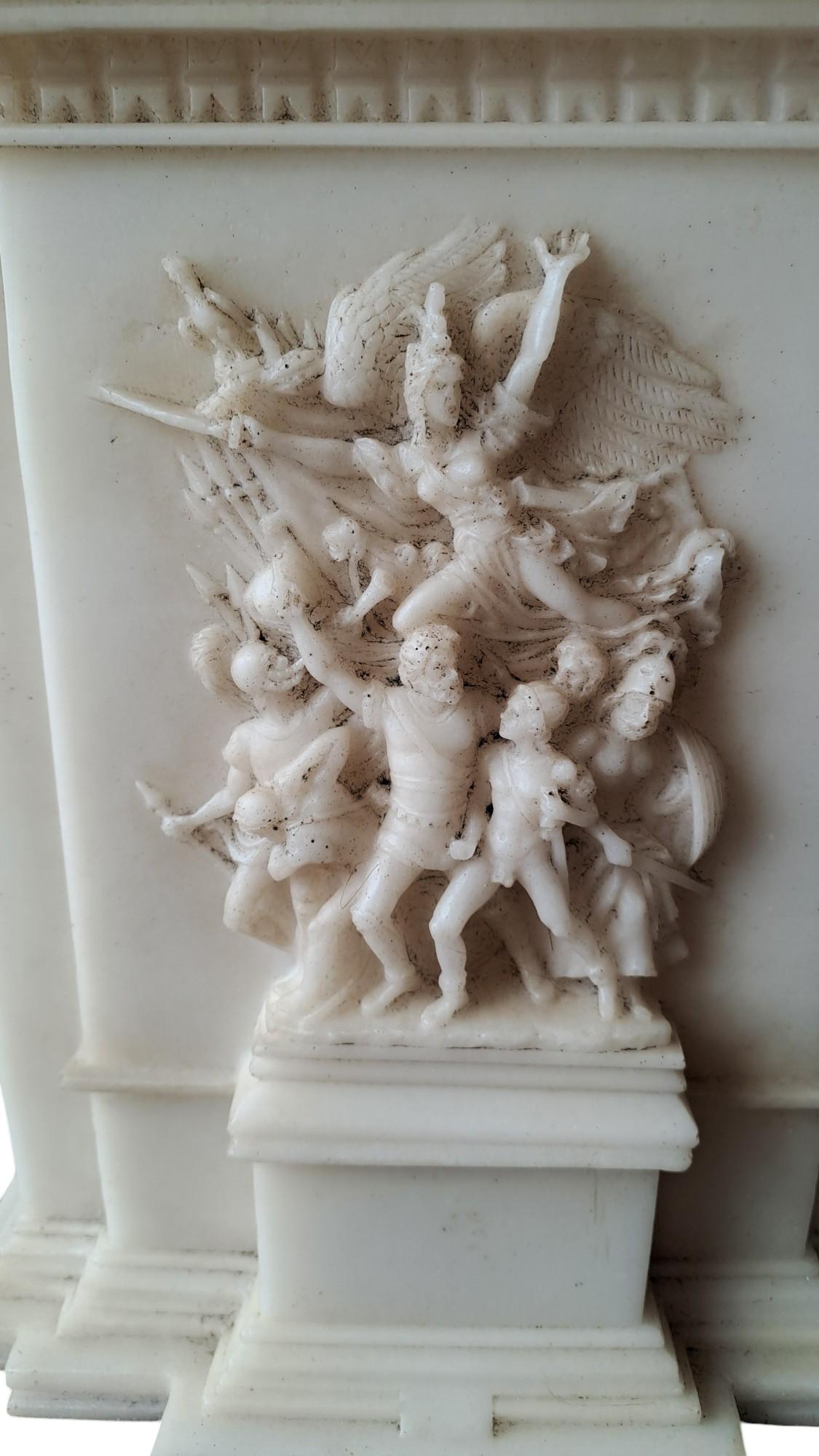 Scultura monumentale allegorica in marmo, Grand Tour (fine XIX/inizio XX secolo) In condizioni buone in vendita a Bilzen, BE