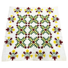 Monumental American Neoclassical Appliqué Quilt, Interlocking Wreaths, c1850