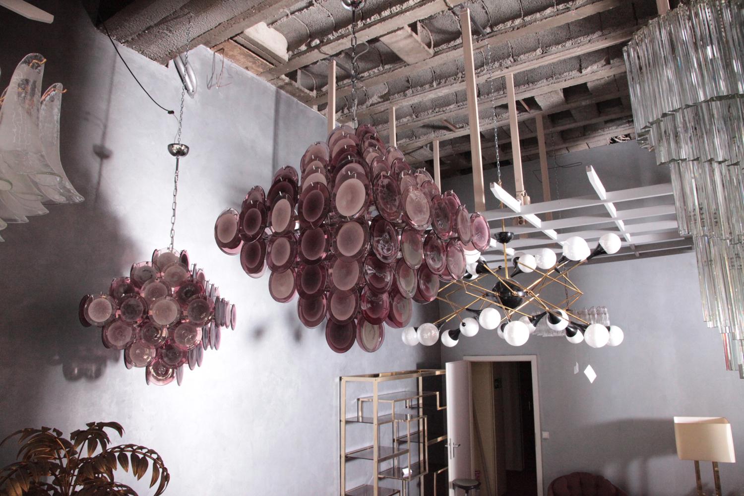 Monumental  Amethyst Color Murano Glass Disc Chandelier in the Manner of Vistosi In New Condition For Sale In Berlin, BE