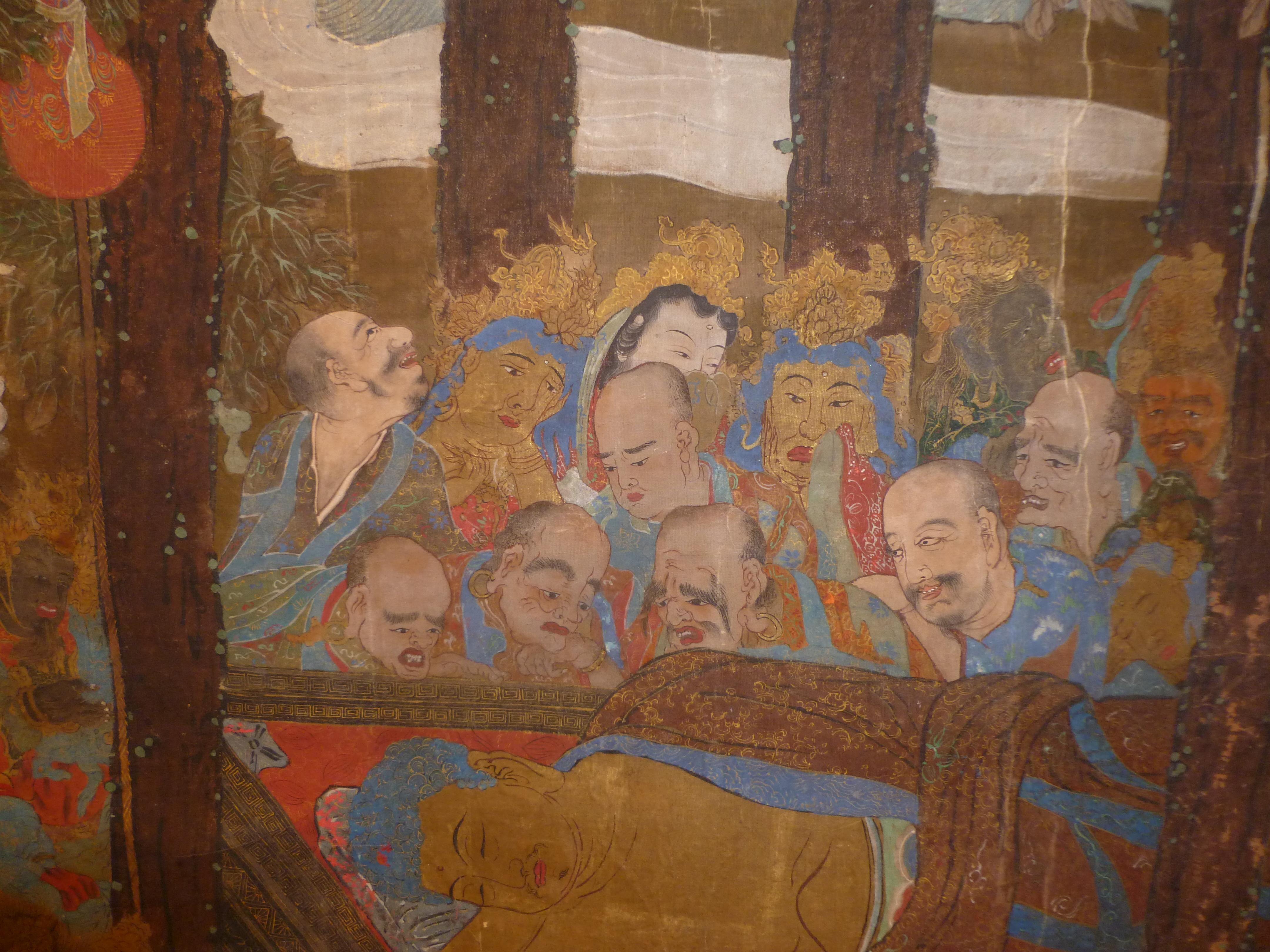 Soie Monumentale et massive peinture japonaise Sakyamuni avec disciples bouddhistes en vente