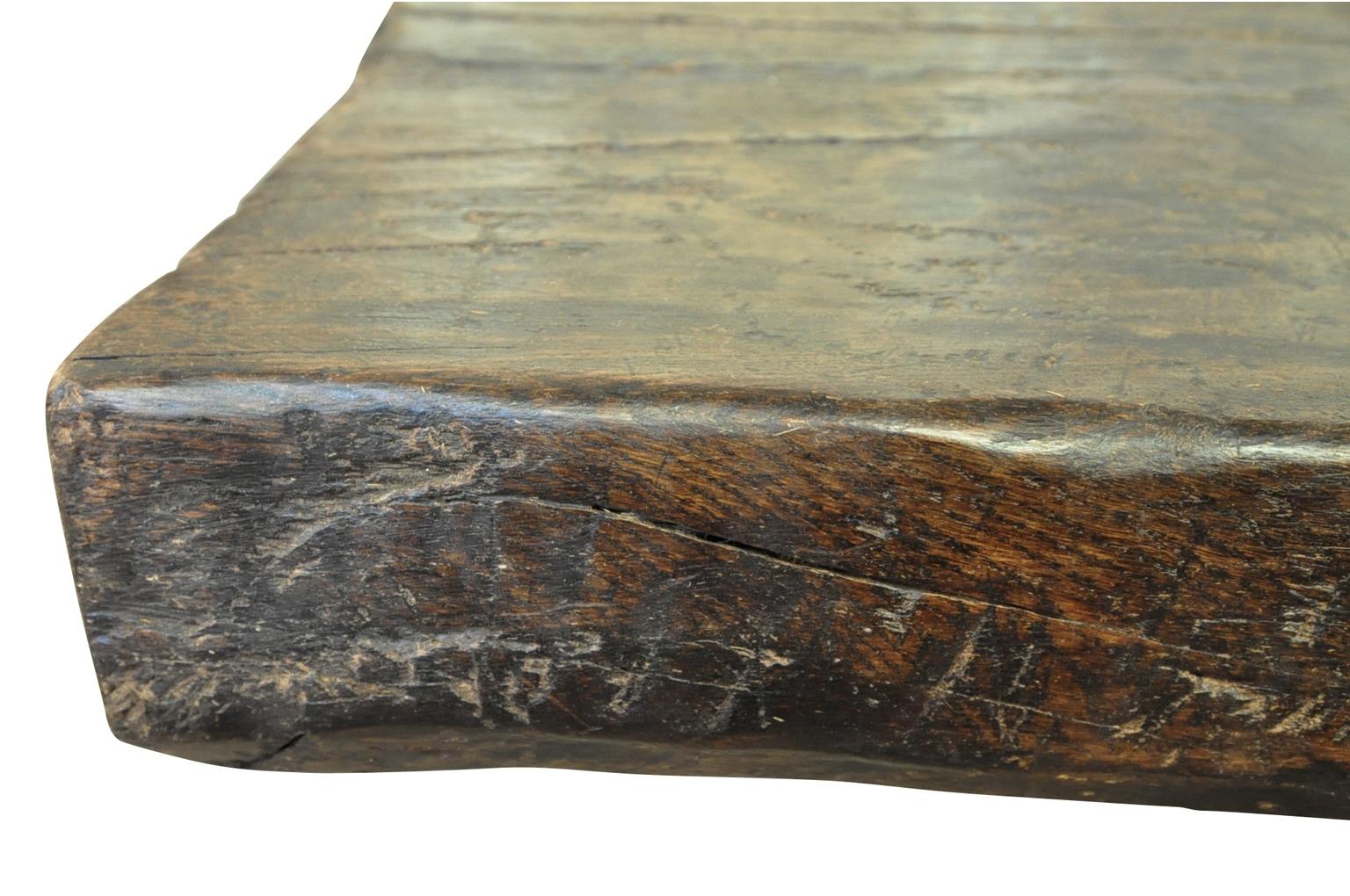 Paire de tables monumentales et très rares de châteaux espagnols du 16ème siècle en vente 6