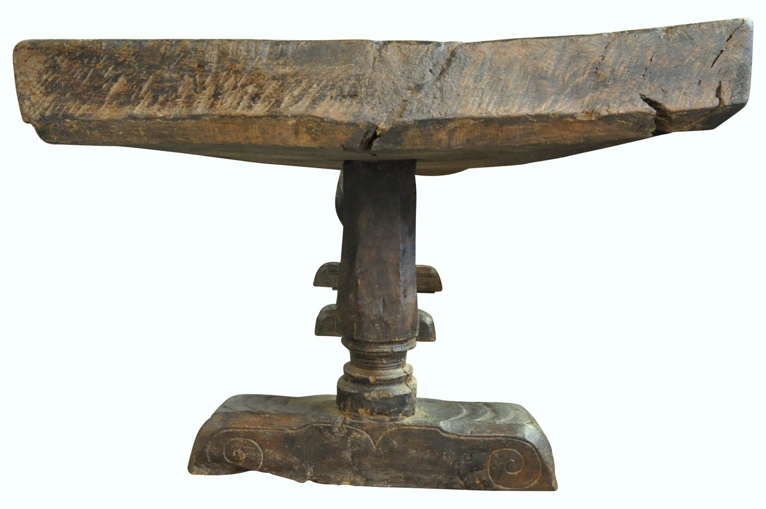 Paire de tables monumentales et très rares de châteaux espagnols du 16ème siècle en vente 3