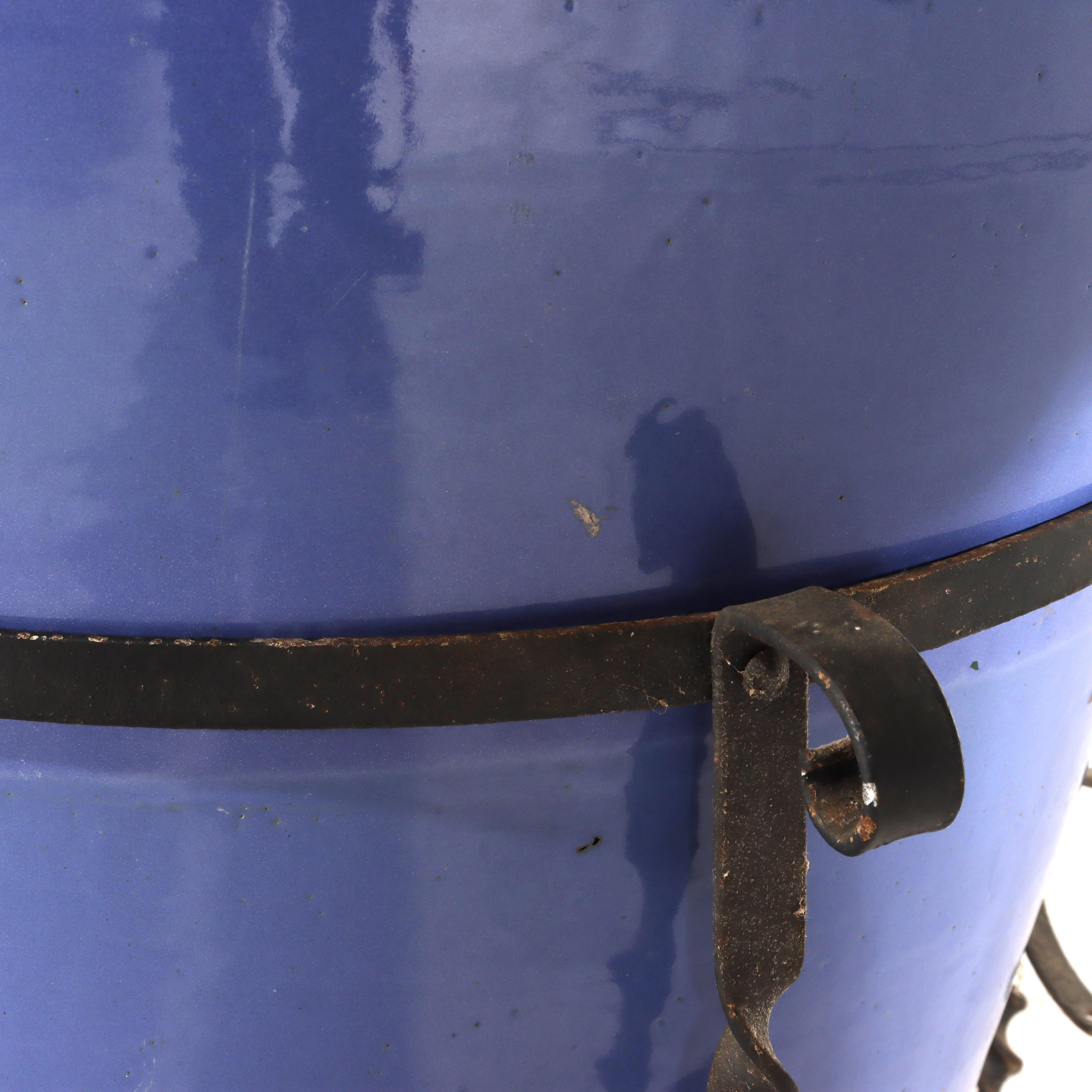 Monumentale antike Arts & Crafts Keramik Ölkrug mit schmiedeeisernen Stand c1920 im Angebot 5