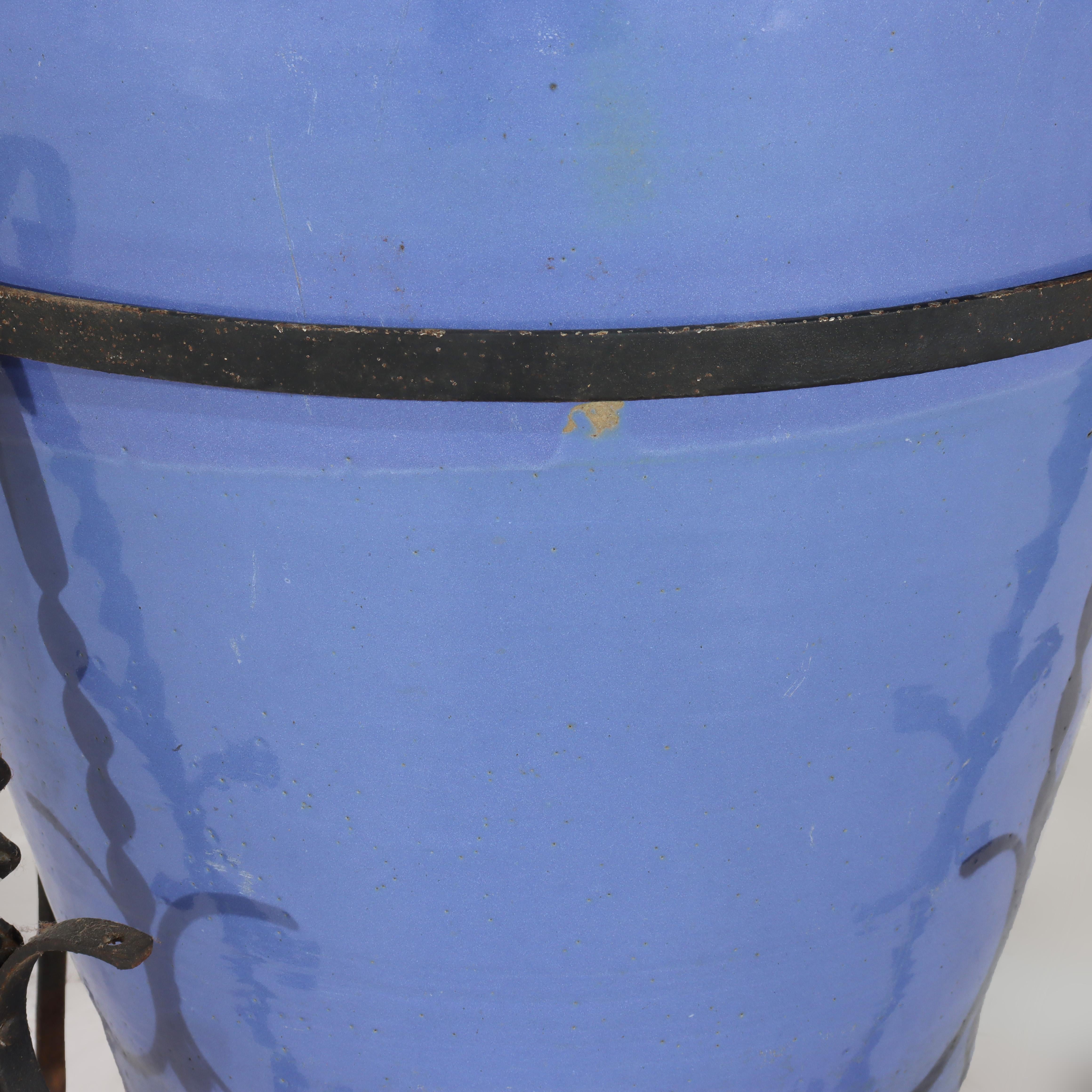 Monumentale antike Arts & Crafts Keramik Ölkrug mit schmiedeeisernen Stand c1920 im Angebot 3