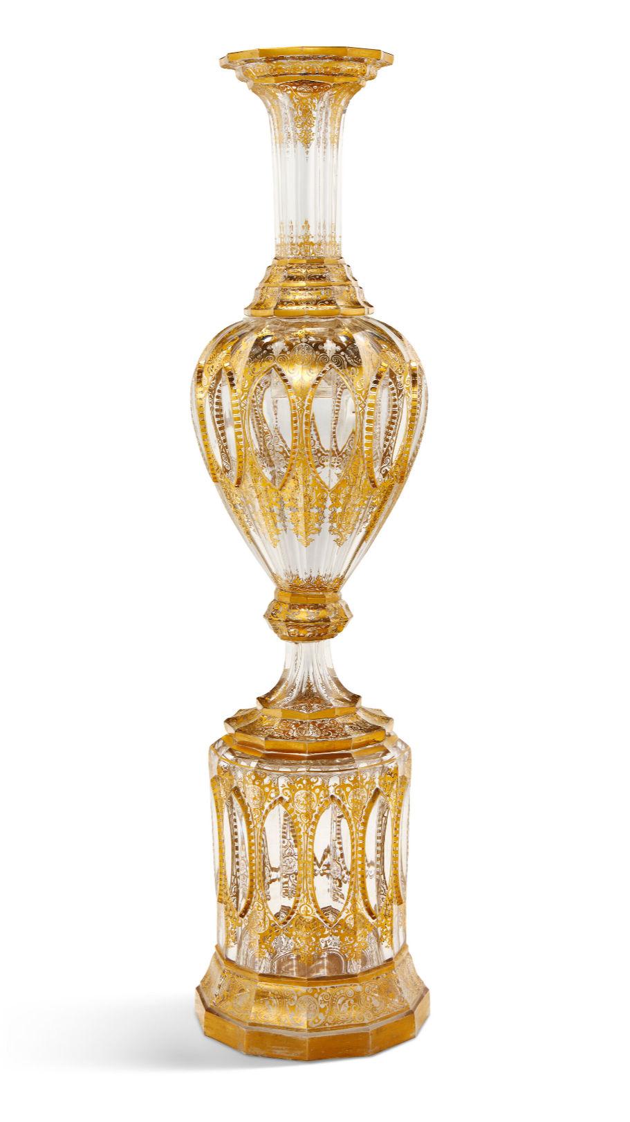 Vase monumental en verre doré de Bohème ancien Bon état - En vente à New York, US