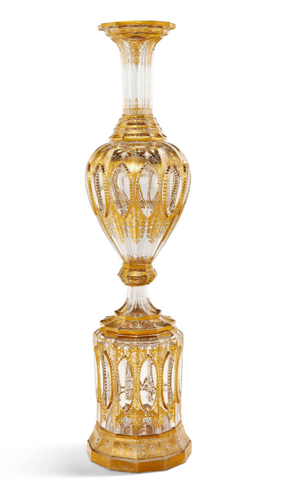 Dorato Monumentale vaso antico in vetro dorato di Boemia in vendita