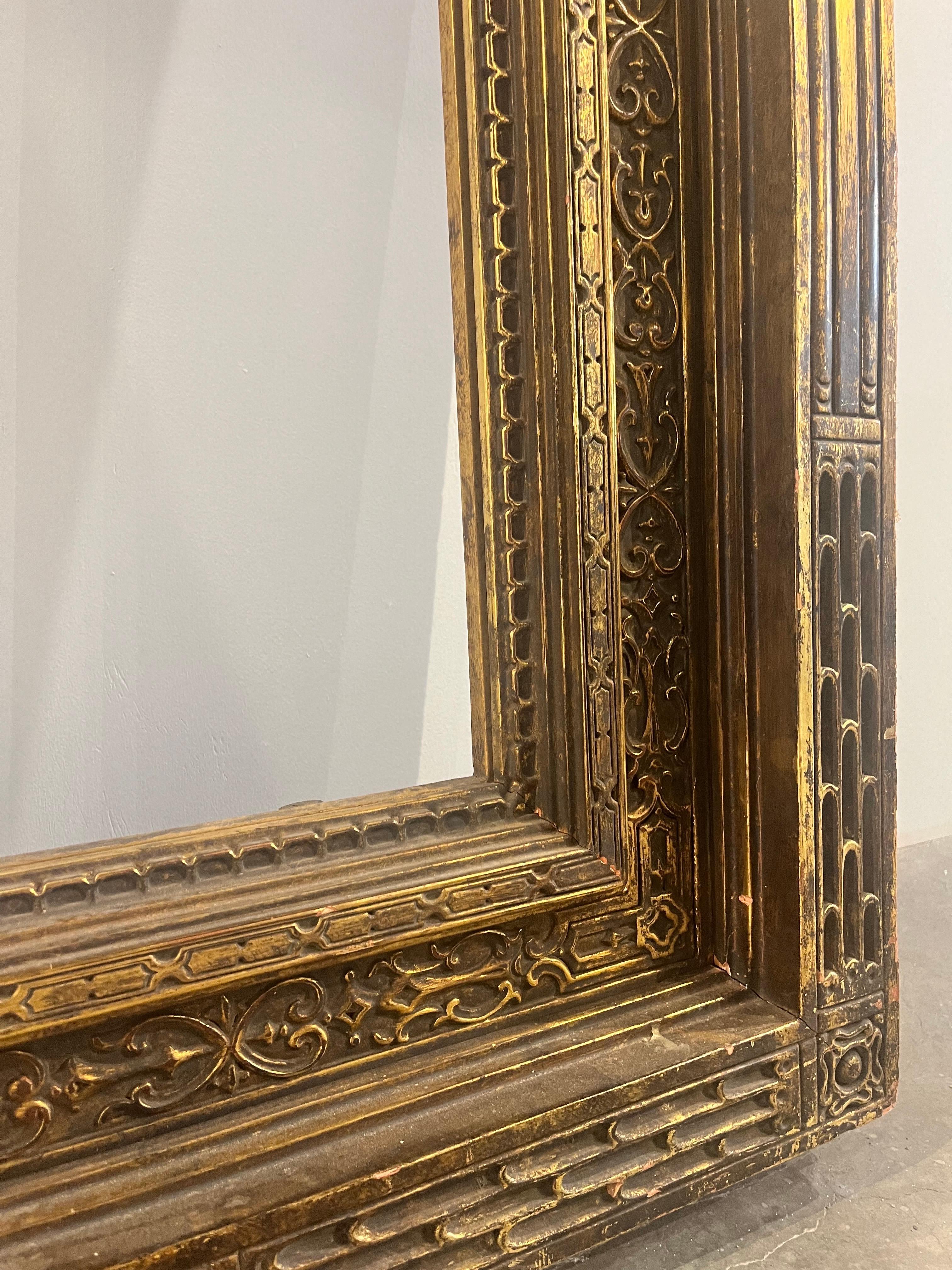Monumental Antique Carrig Rohane Newcomb Macklin Style Painting Picture Frame In Good Condition For Sale In Atlanta, GA