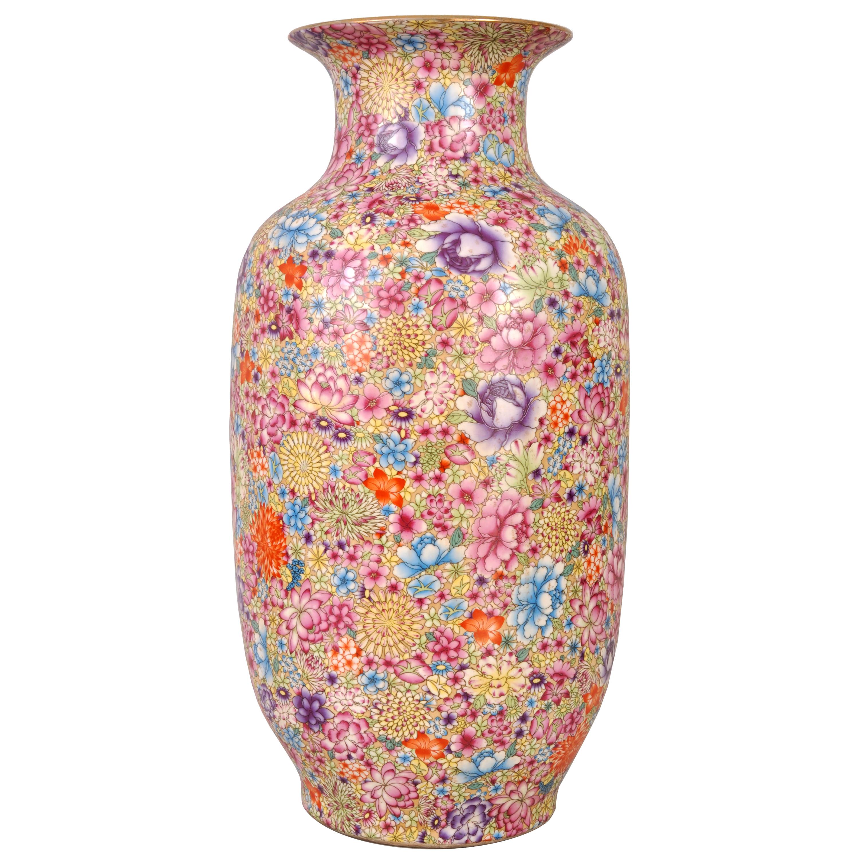 Chinese Export Monumental Antique Chinese Porcelain Qing Dynasty Thousand Flowers Vase, 1900