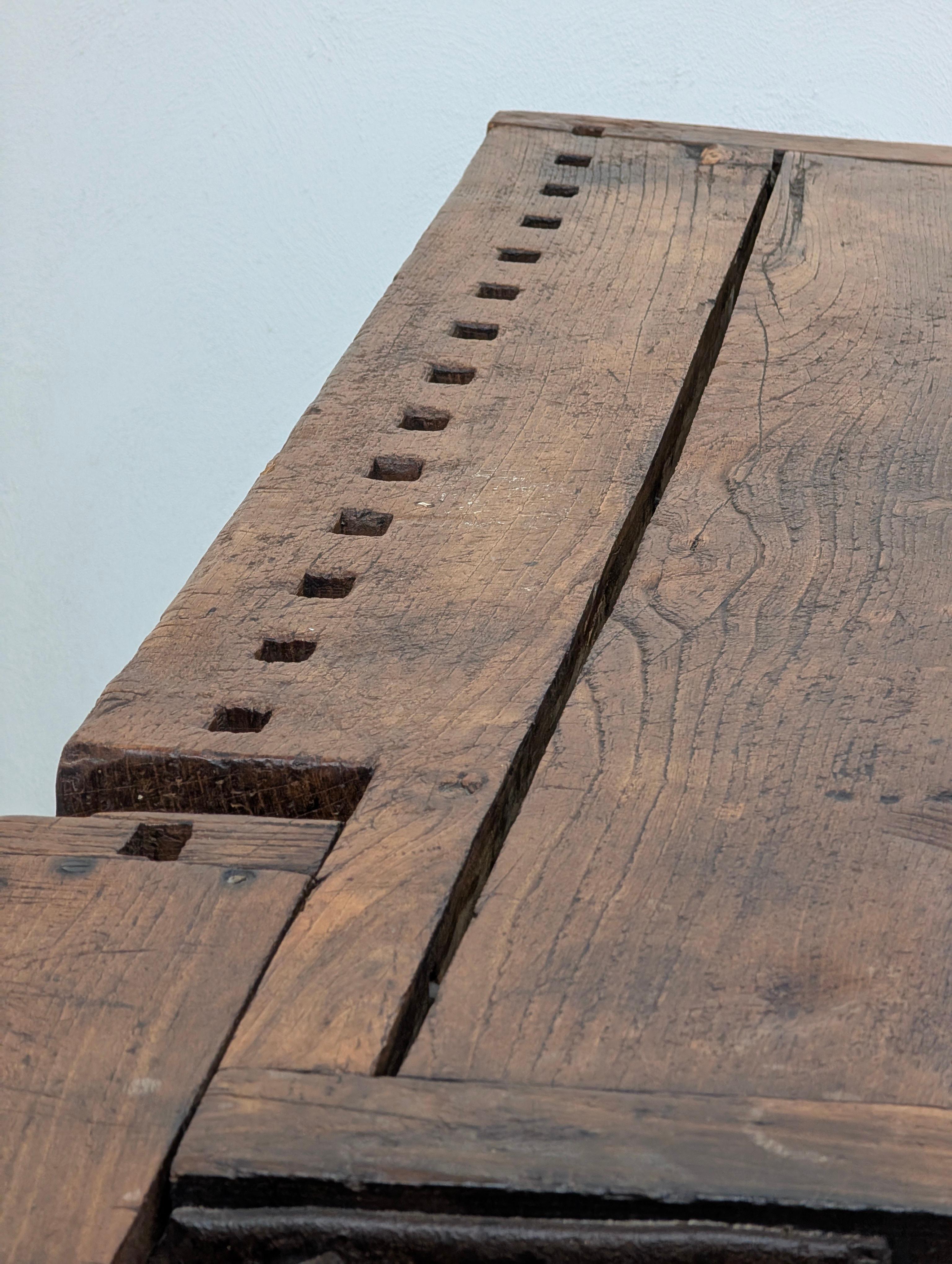 Monumental Antique European Joiner's Workbench Console Table, c. 1900 en venta 3