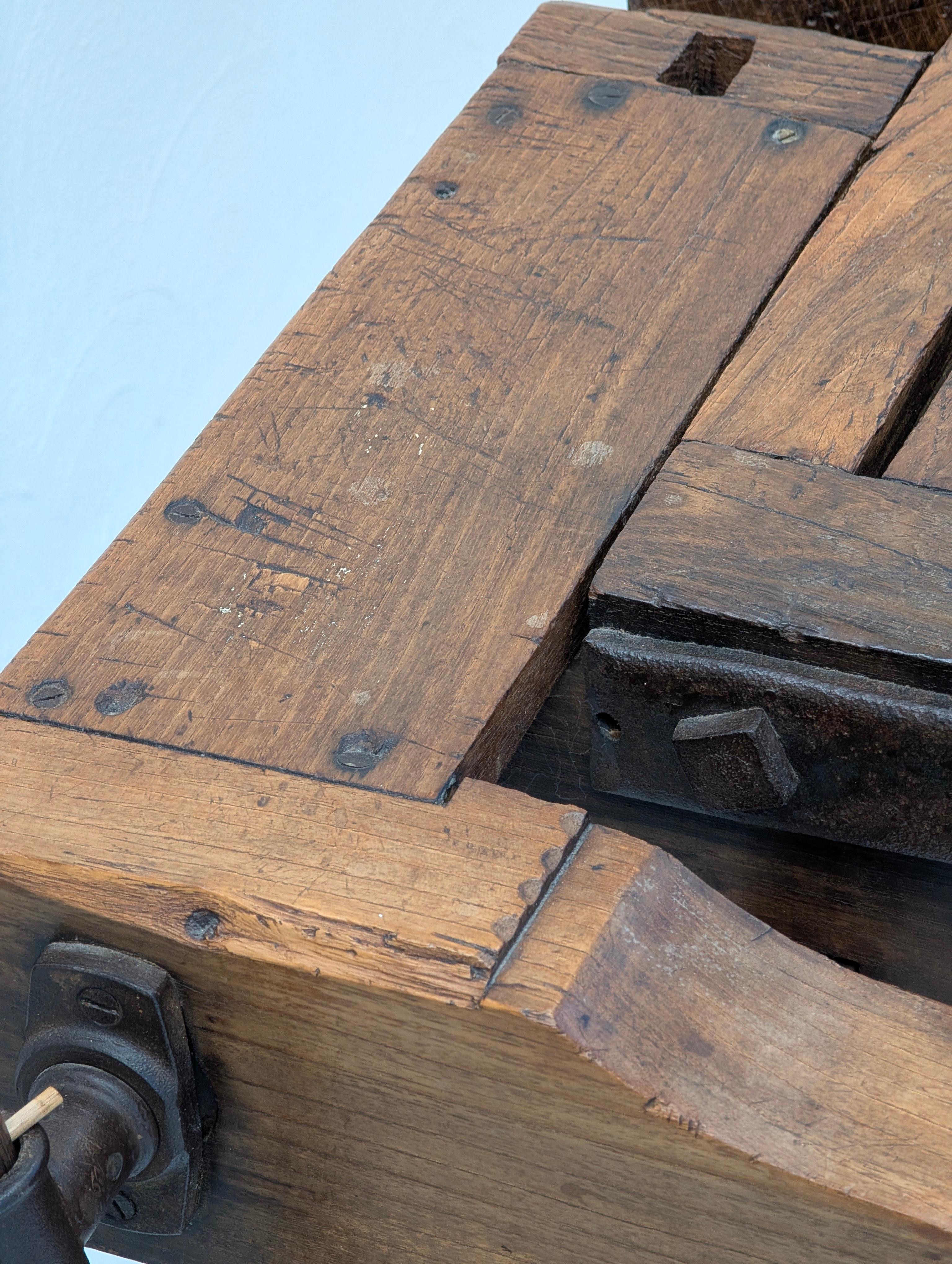 Monumental Antique European Joiner's Workbench Console Table, c. 1900 en venta 5