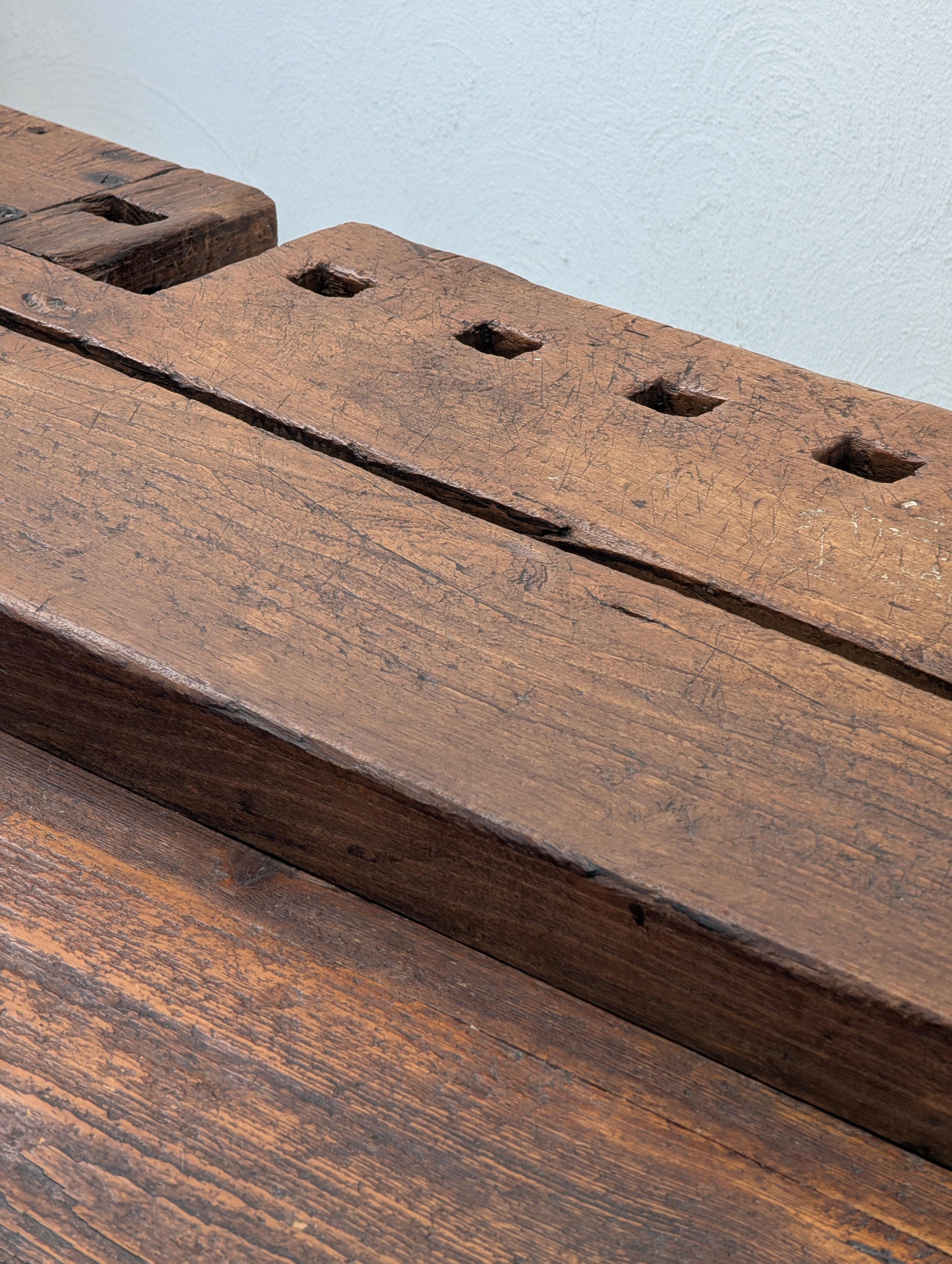 Monumental Antique European Joiner's Workbench Console Table, c. 1900 siglo XX en venta