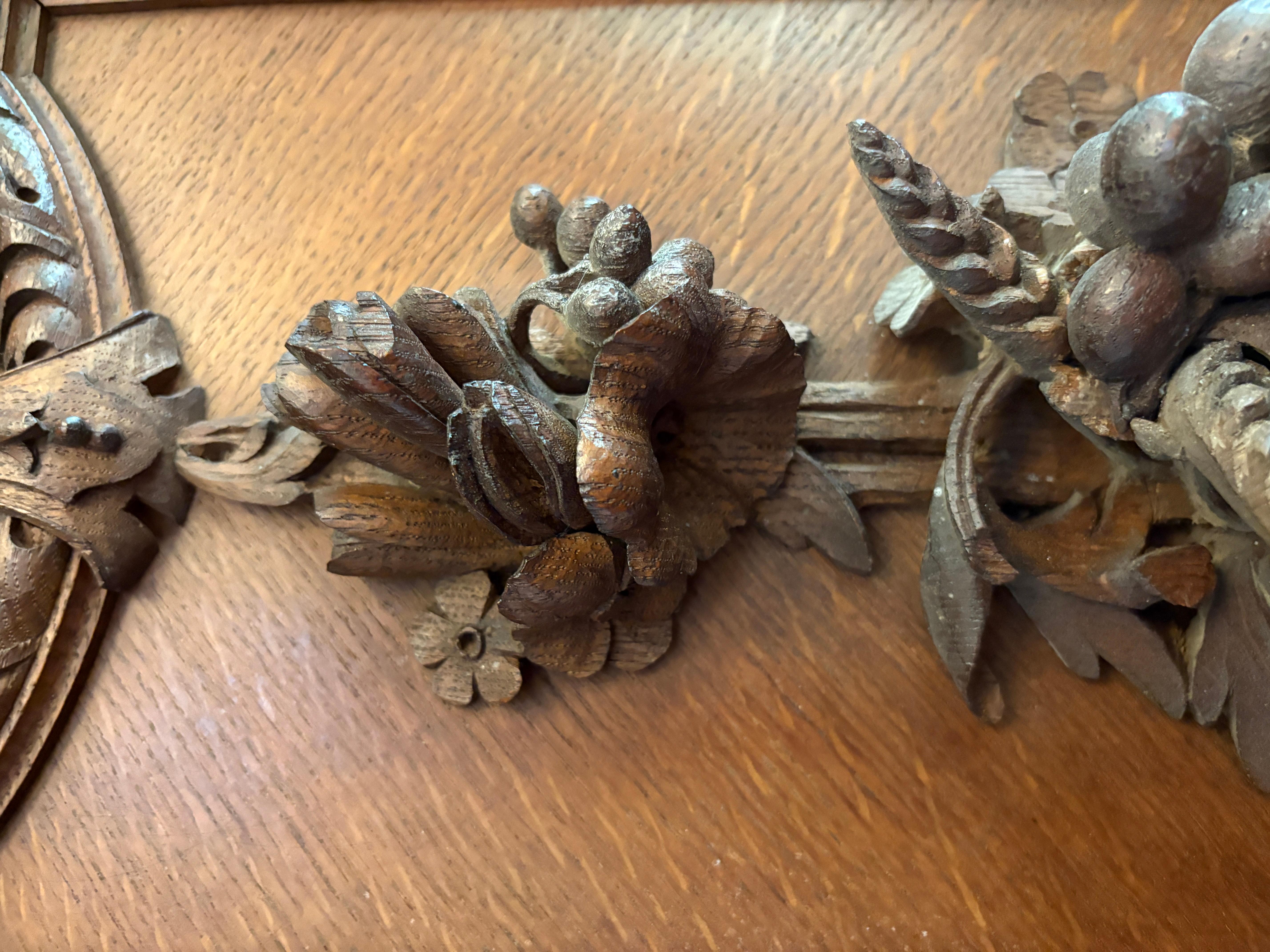 Intagliato Monumentale credenza antica in Oak intagliata di qualità da Maple & Co. in vendita
