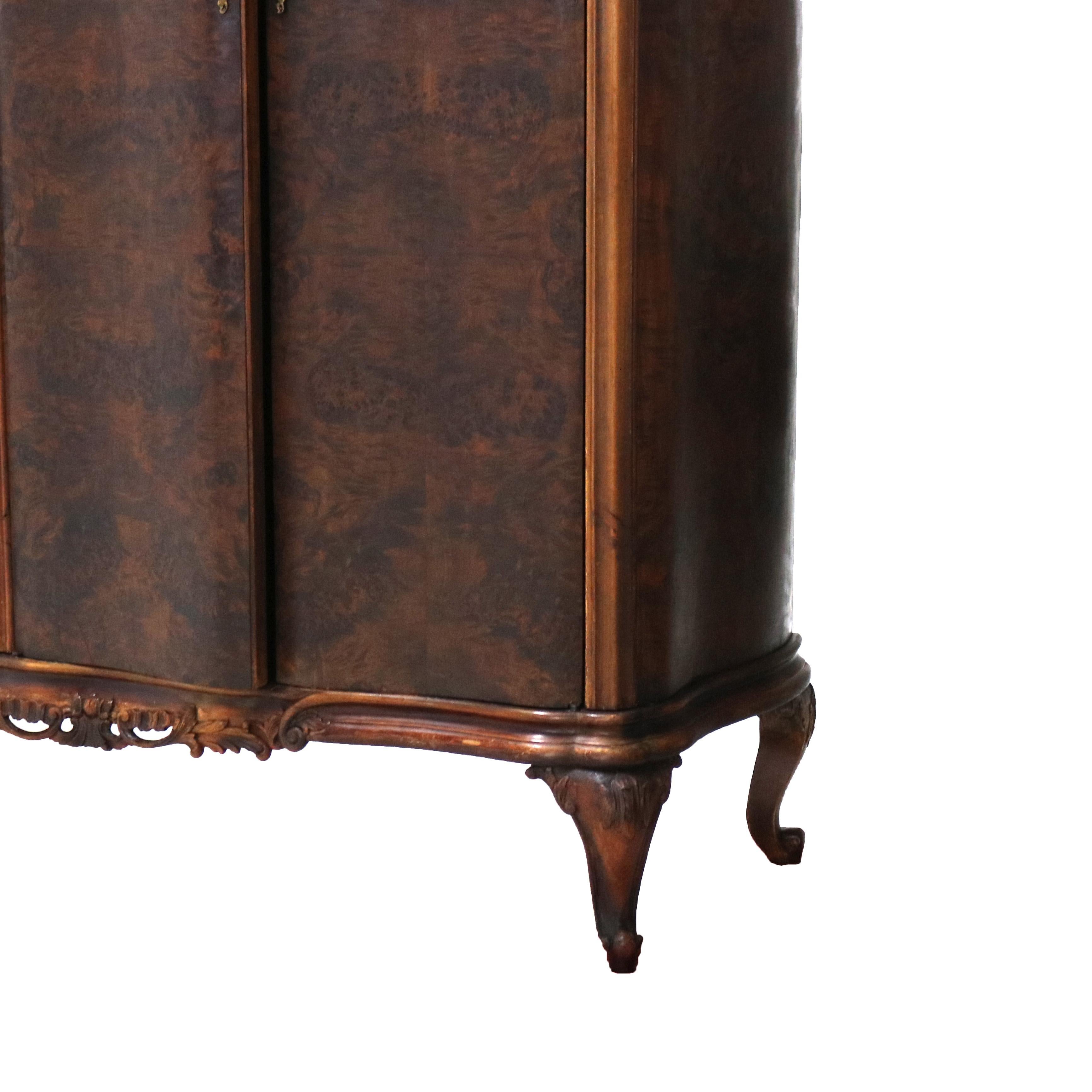 Monumental Armario Francés Antiguo de Caoba Tallada, Palisandro y Burl C1890 en venta 4