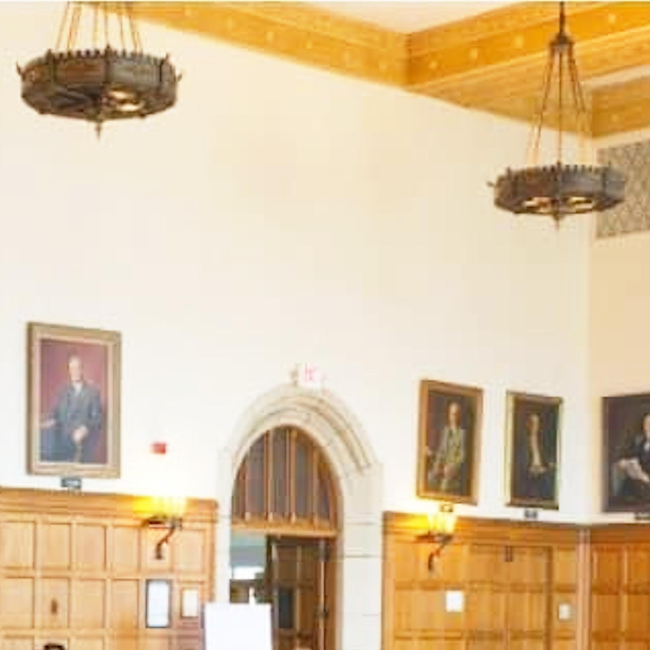 Lustre monumental en laiton et acier, de style gothique, médiéval et renaissance en vente 11