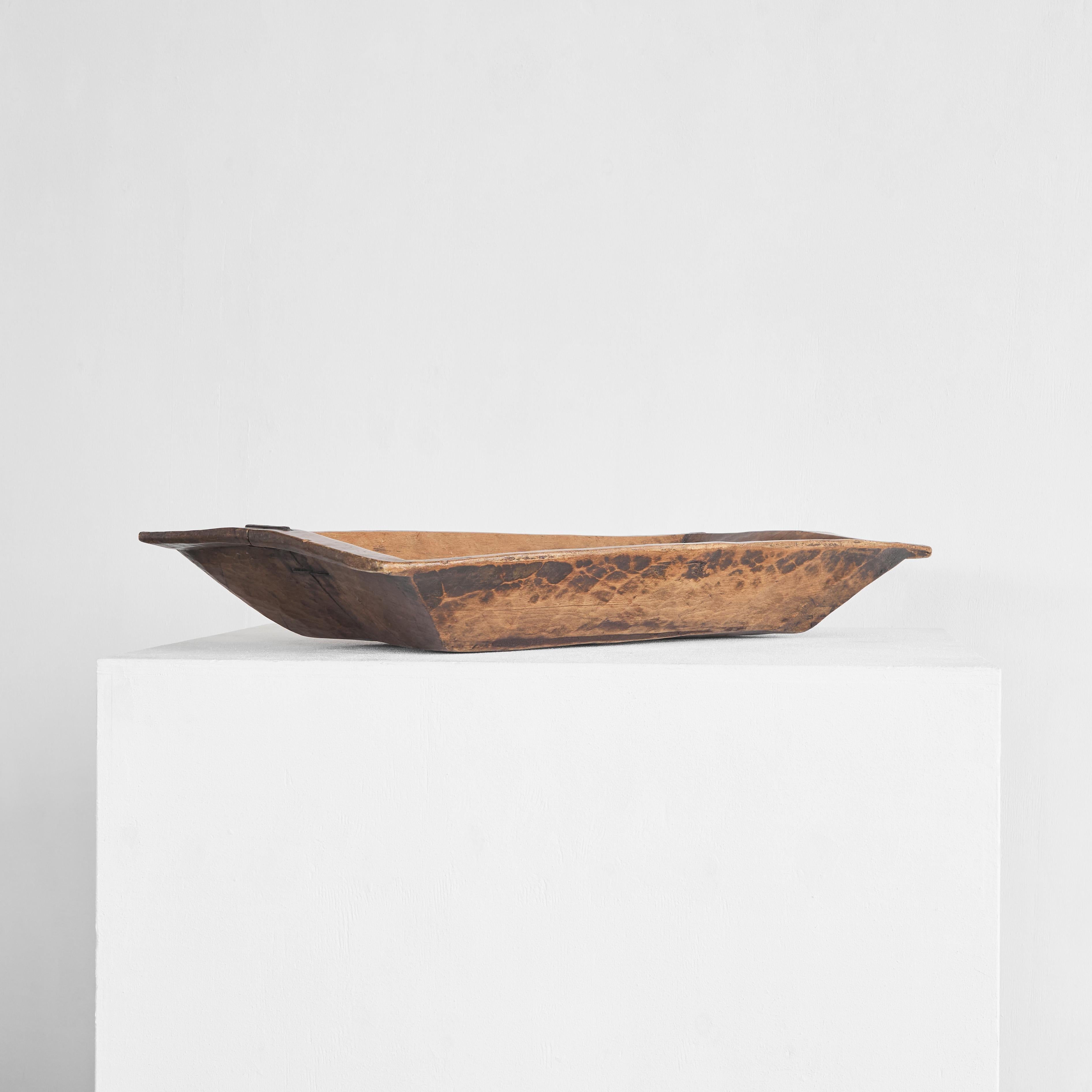 Monumentale antike handgeschnitzte Holztruhe oder Schale Wabi Sabi, Wabi Sabi, 19. Jahrhundert (Europäisch) im Angebot