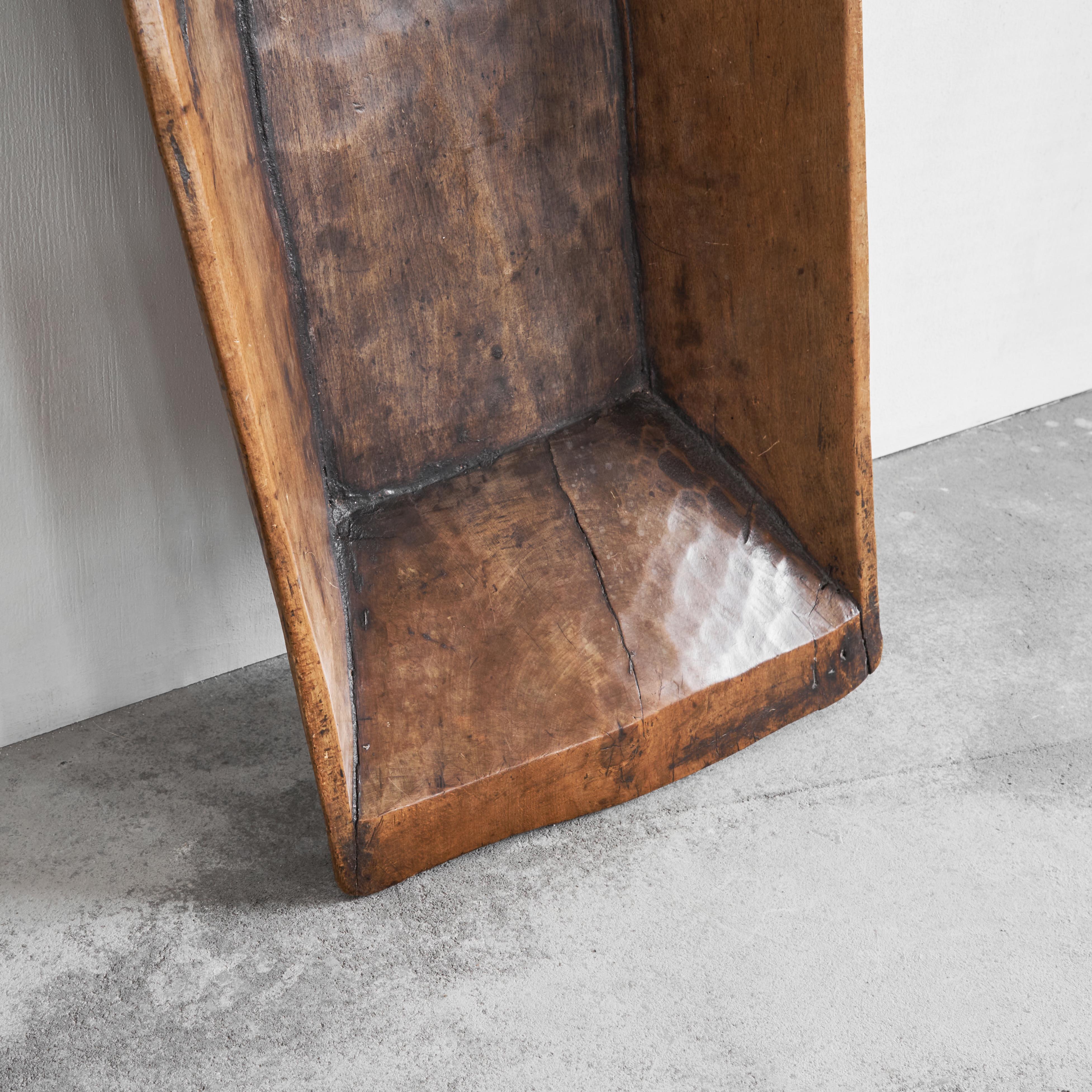 Monumentale antike handgeschnitzte Holztruhe oder Schale Wabi Sabi, Wabi Sabi, 19. Jahrhundert im Angebot 3