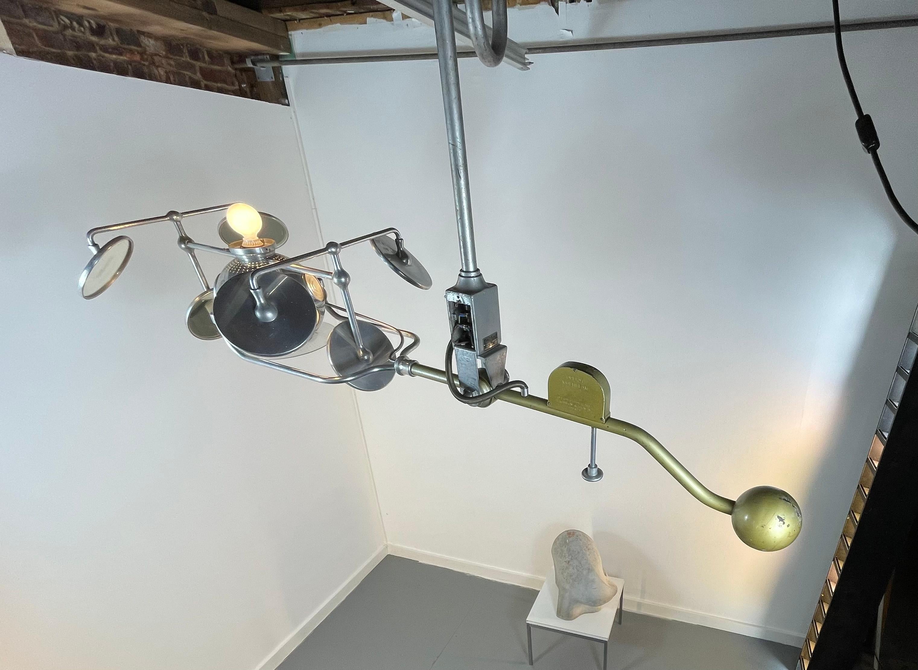 Monumentale antike industrielle Operay Multibeam- Surgische Lampe (Mitte des 20. Jahrhunderts) im Angebot